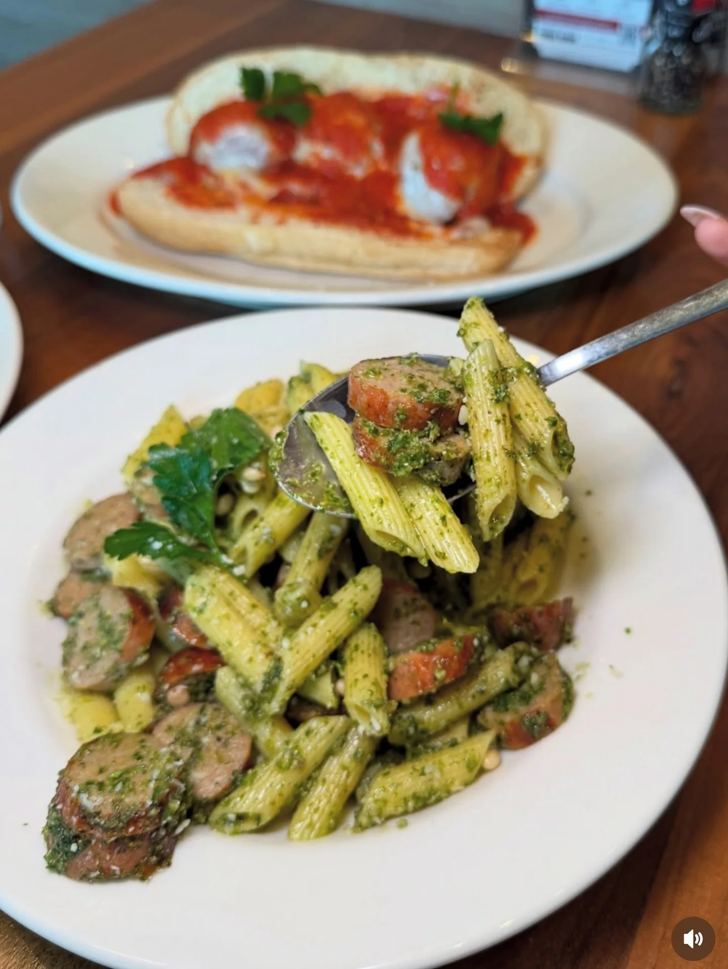 Build your own pasta @prestopastaofficial like the rigatoni and pesto with Marisa Foods Premium Italian Sausage! 🍝

👉 Looking for fresh premium quality meats, cheese and sauce? Visit www.marisafoods.com for more info!

#LosAngeles #LAFood #LosAngel