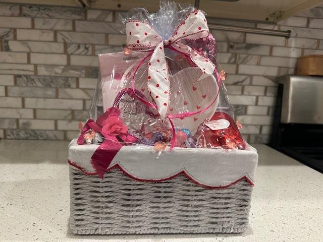 Light up Heart Shaped Plate Basket.jpg