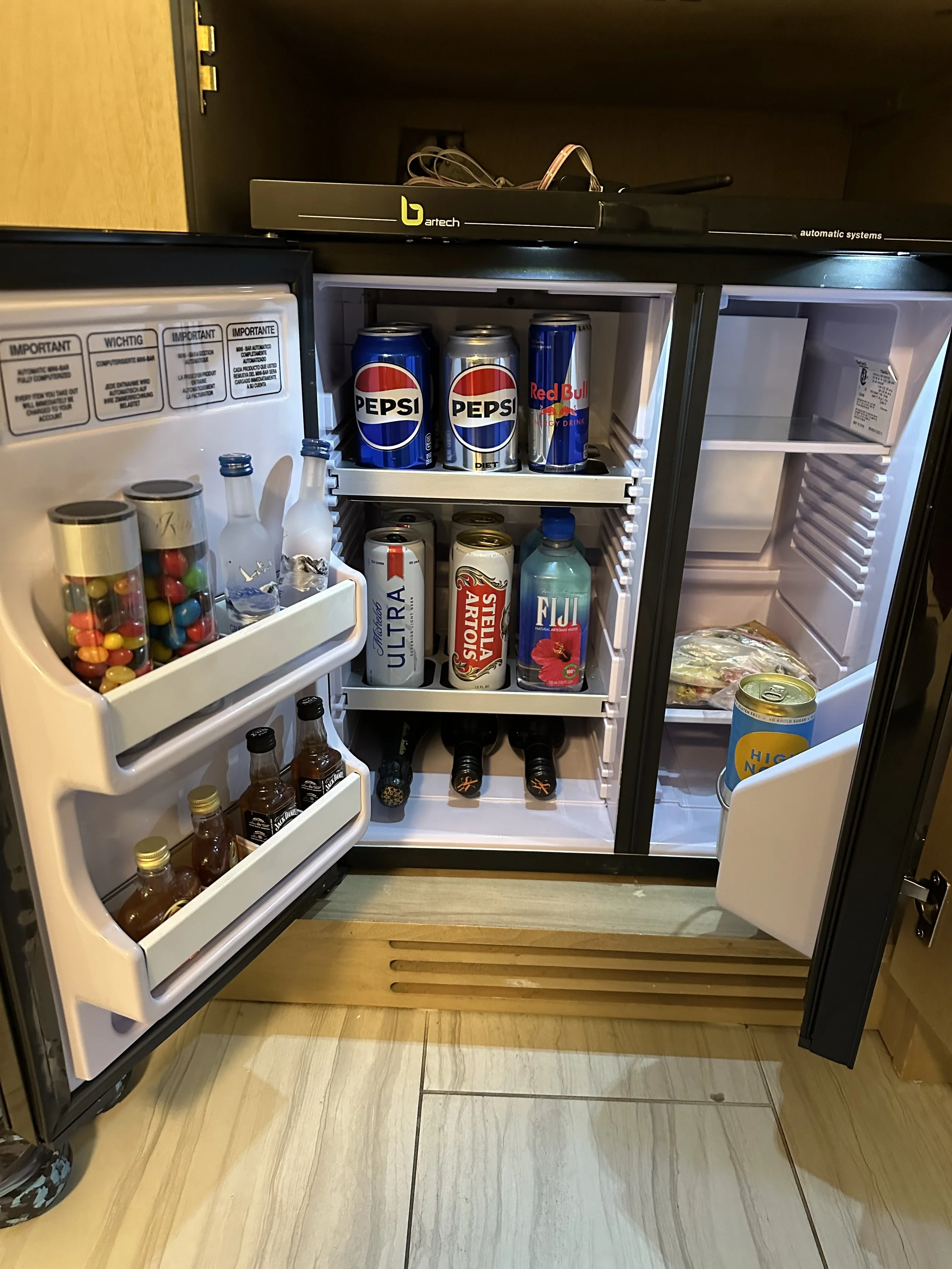 Mini Fridge &amp; Mini Bar