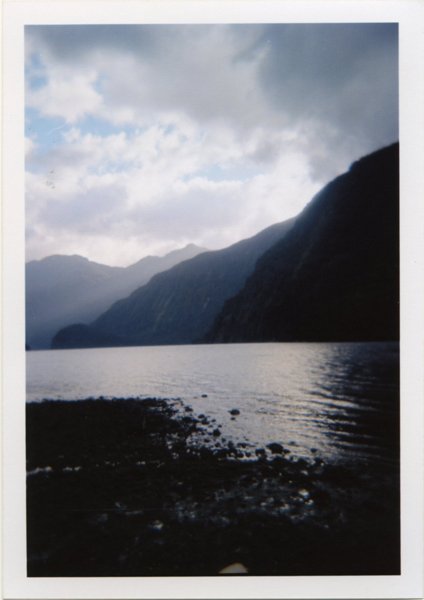 Holga_2010037_a_e.jpg