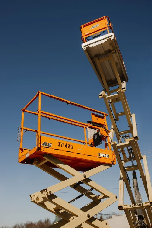 Rent an Aerial Lift, Towable Boom Lifts & Scissor Lifts — Muncie ...