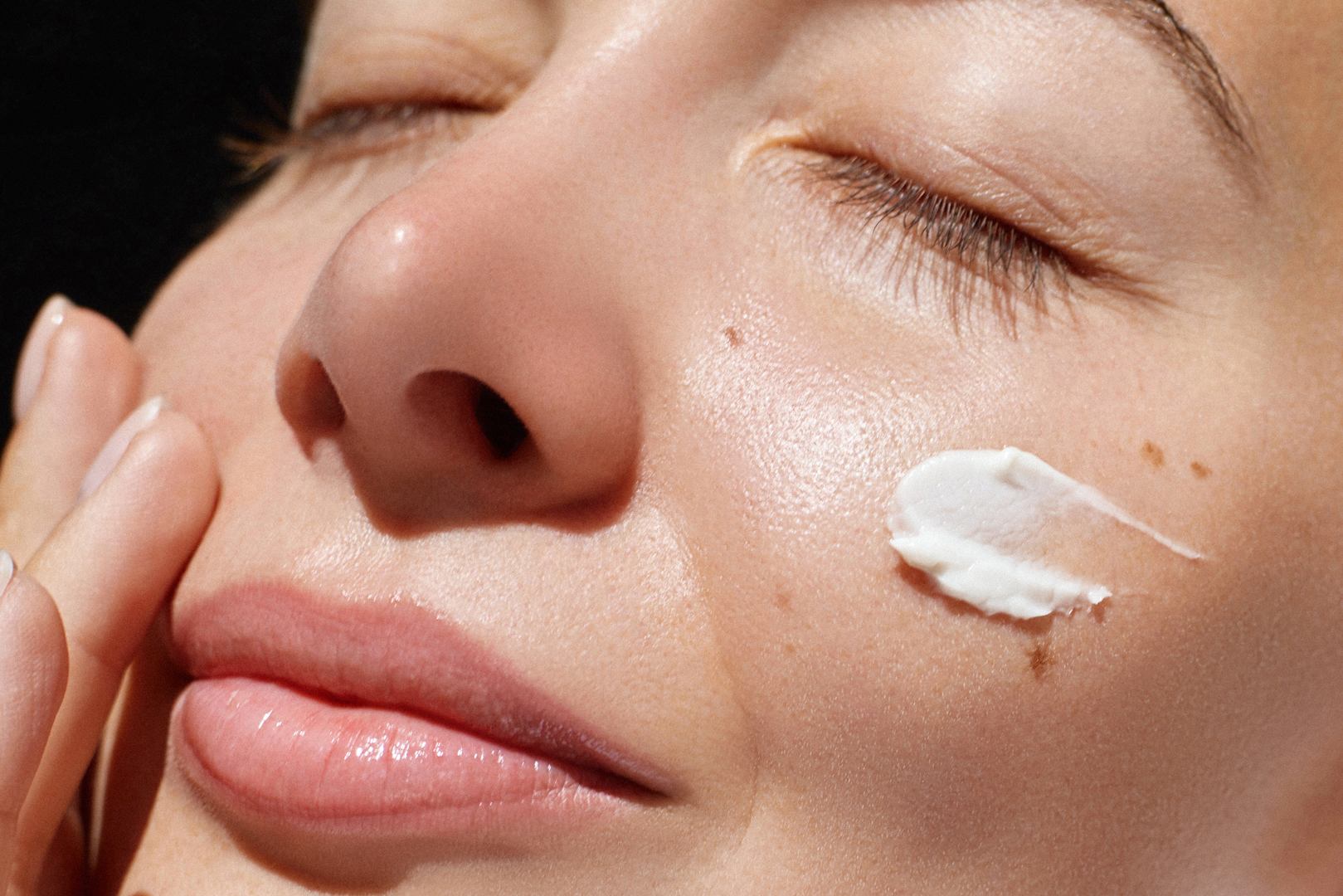 Timeless Defense: The Year-Round Importance of Mineral Sunscreen