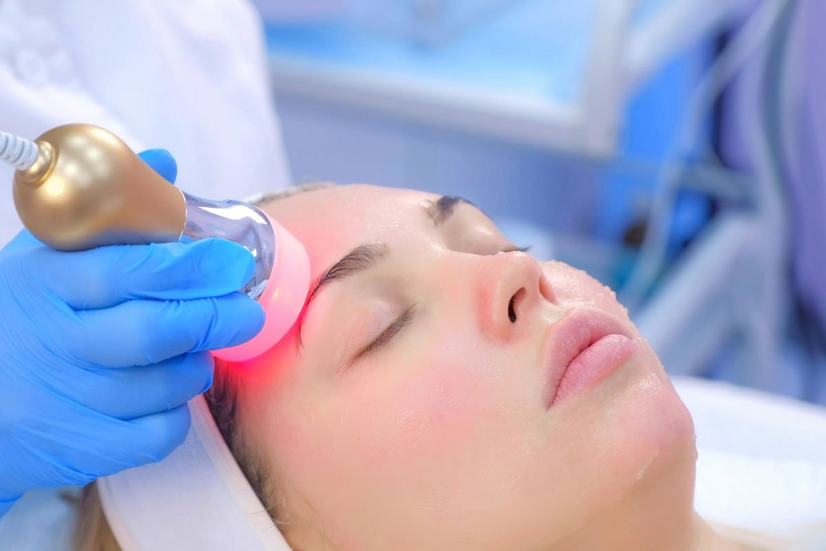 Microcurrent + LED Light Therapy: What Does It Truly Do for Your Skin?