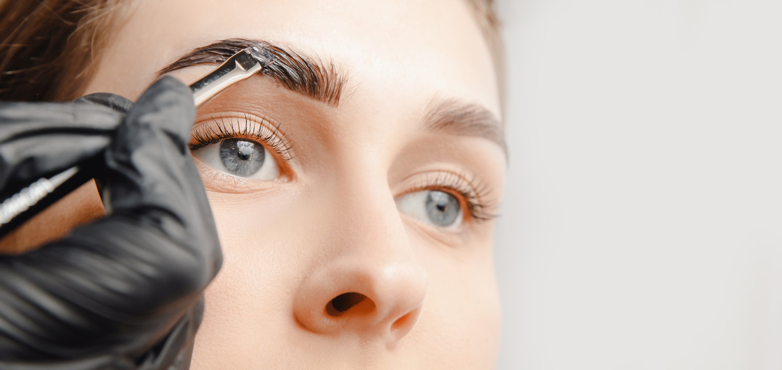 Brow Shaping for Confidence: The Subtle Art of Framing Your Face