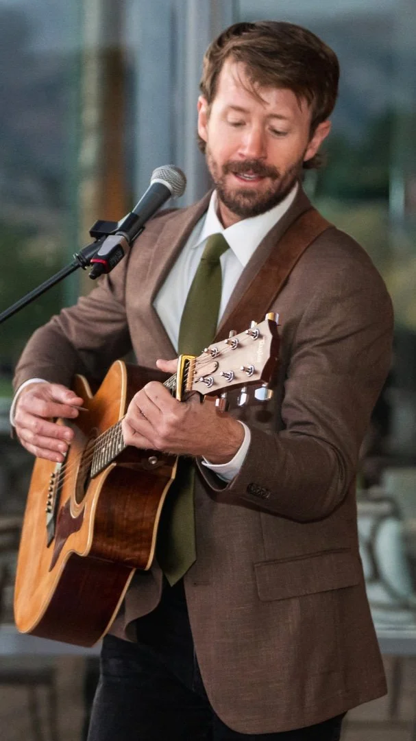 Bobby Crawford performs at a corporate event at Garden of the Gods Resort