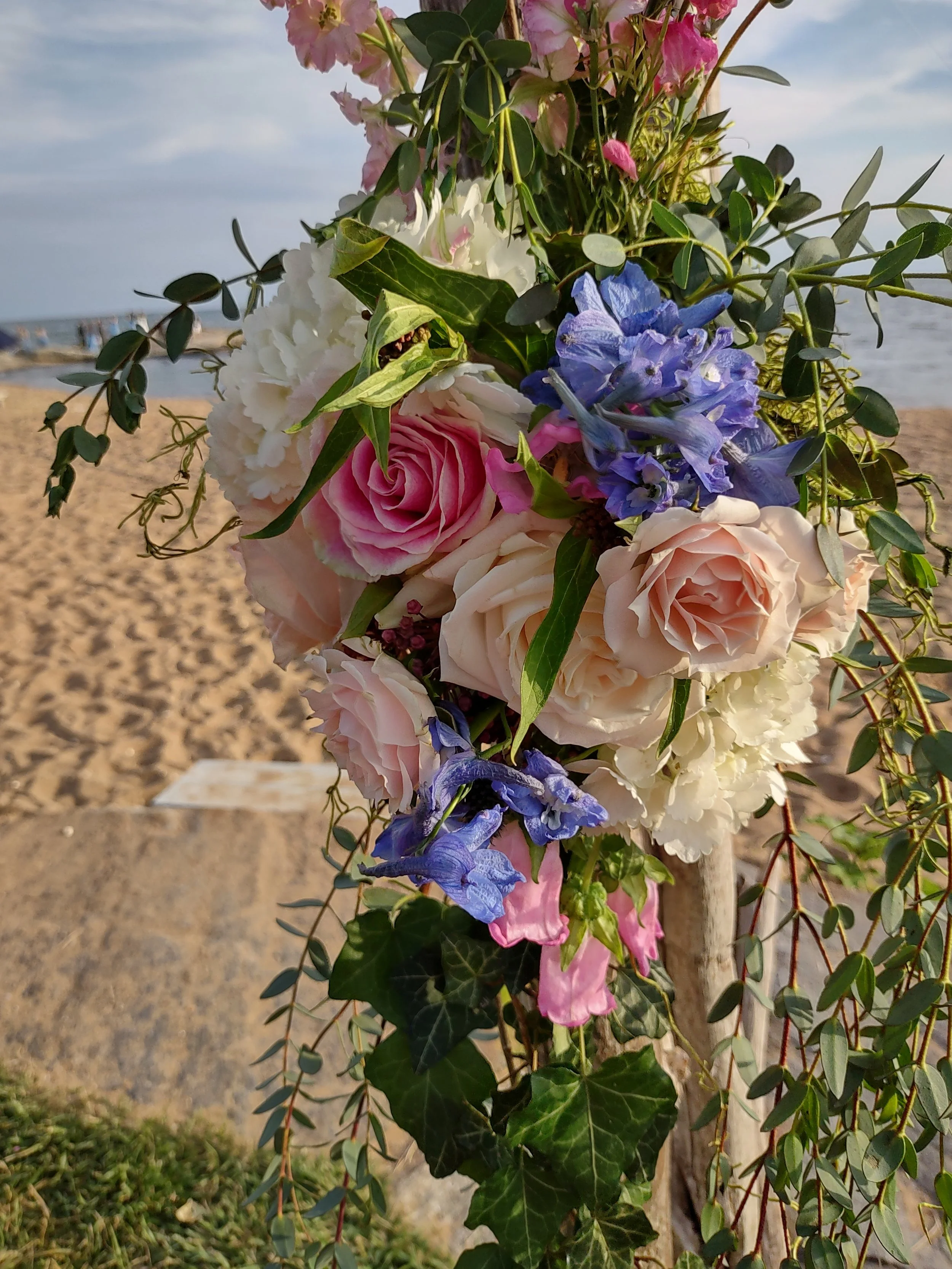 Close up of ceremony arch decor