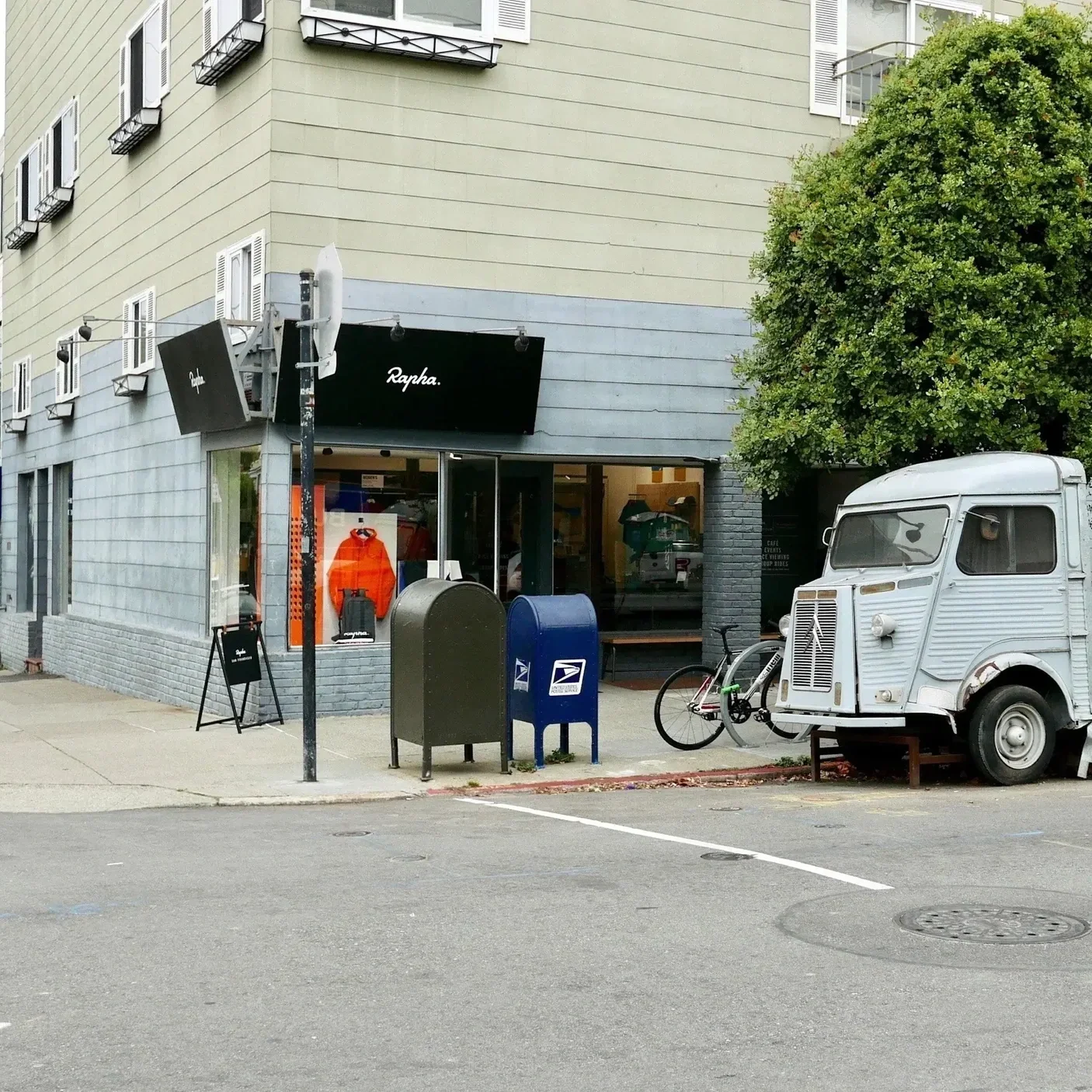 Rapha® San Francisco Clubhouse 