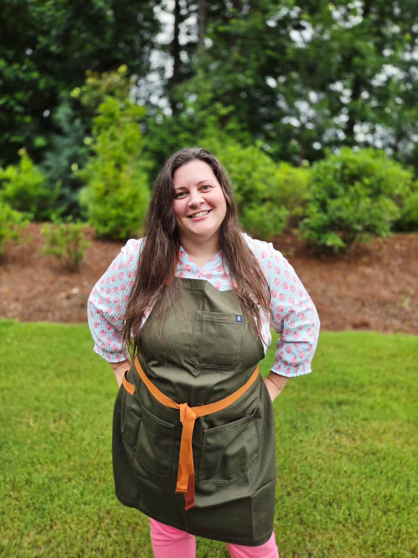 Hi, I'm Kelly! I'm so excited to be joining the @saltandprepped.atl team and serving families!

As a busy mom myself, I understand how overwhelming it can feel to juggle work, family, activities, and still try to put a healthy meal on the table. This