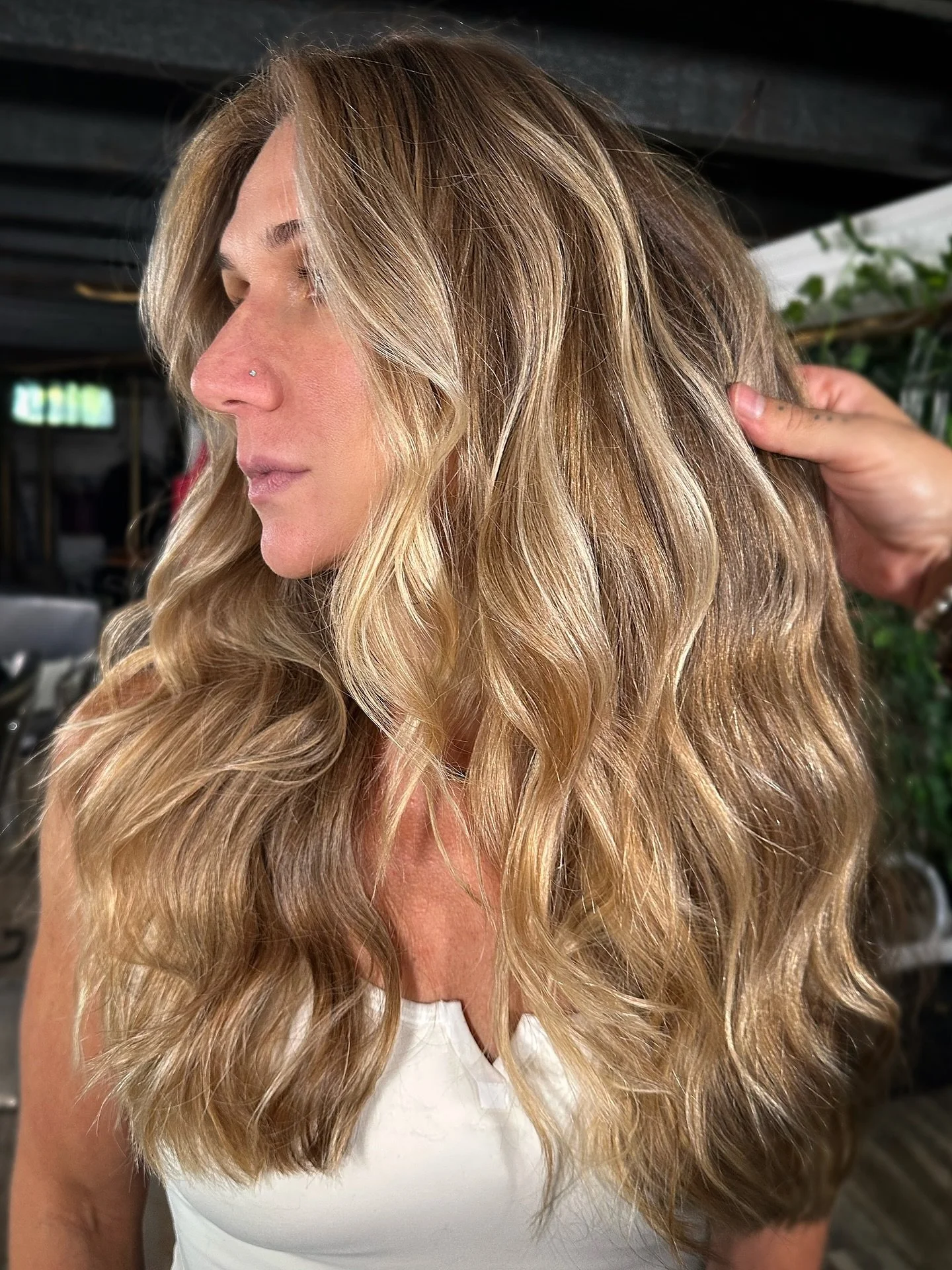 ✨HONEY BIEGE✨
.
.
.
.
#kylehugobeauty #feelingbeautifulcollection #kylehugobeautyproducts #blonde #balayage #redken @redkenpro @behindthechair_com @hairbrained_official @mastersofbalayage