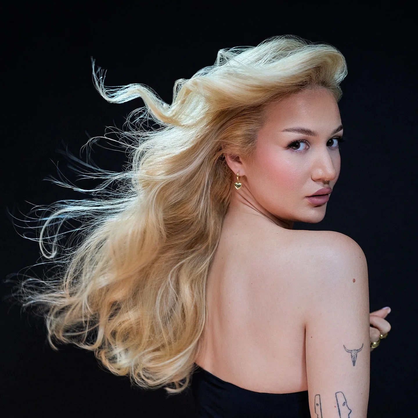 ✨FEELING BEAUTIFUL ✨
.
.
.
Do you Want Big. Luscious. Smooth. Radiant. Glossy Hair? 😍
Then the ✨FEELING BEAUTIFUL✨Collection Bundle is a MUST!! 
Shop through the link in my  bio &mdash; trust me, you will feel the difference!!!

Shop now 👉🏼 www.ky