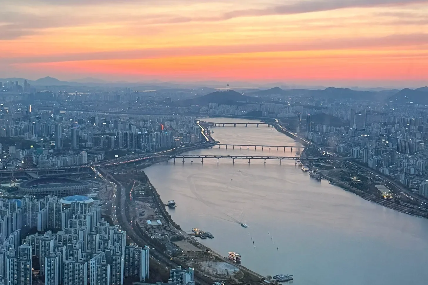 Seoul Reads the Room