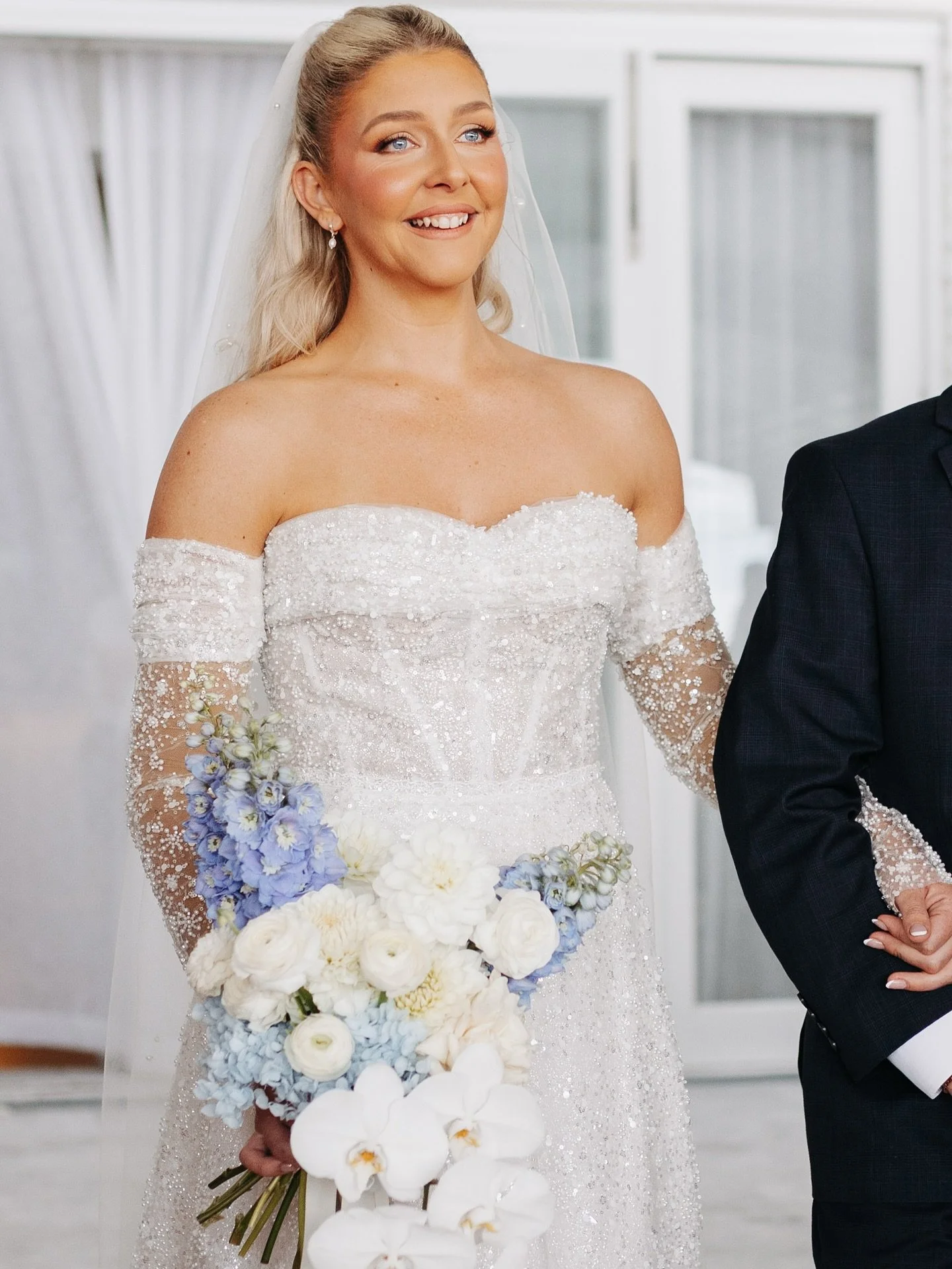 The beautiful Annie 🤍💙

Photographer: @bethelandco_photography
Venue @thebeachie 
Celebrant: @robyncelebrant_lovemyway 
Makeup: @aprilkmakeup
Hair: @lizhensby_musehairco
Content: @bethelandco

#sydneyflorist #southsydneyflorist #sutherlandshireflor