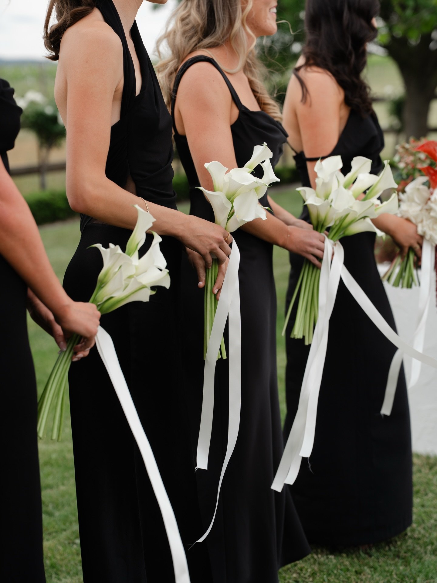Classic, clean, and utterly chic &mdash; our Calla lilies in the capable hands of the bridal party at BoxGrove Retreat. ✨

Photos @adamegan 
Venue @boxgrovebathurst 
Content @yourwedwoman 
Makeup @chloeashtonmakeupartist 
Hair @hairbynicolehoward 
Ce