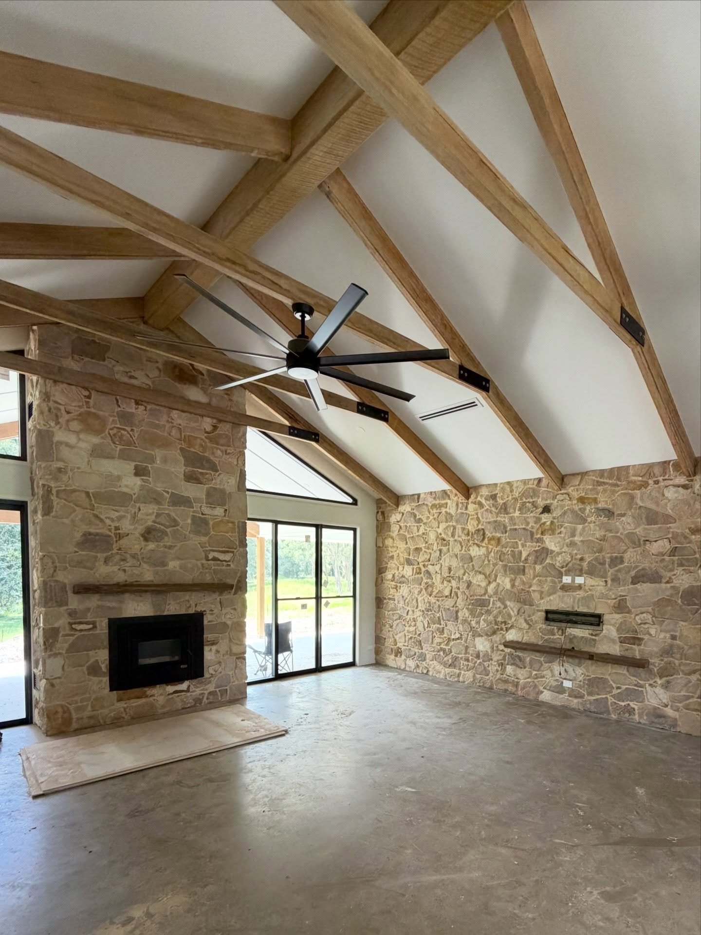 Locally split sandstone, right at home in the Sunshine Coast hinterland.

Stonework by @firstpointmasonry &amp; @liam.guthrie.stonework 

#SunshineCoast #HinterlandLiving #StoneMasonry #Sandstone #naturalstone