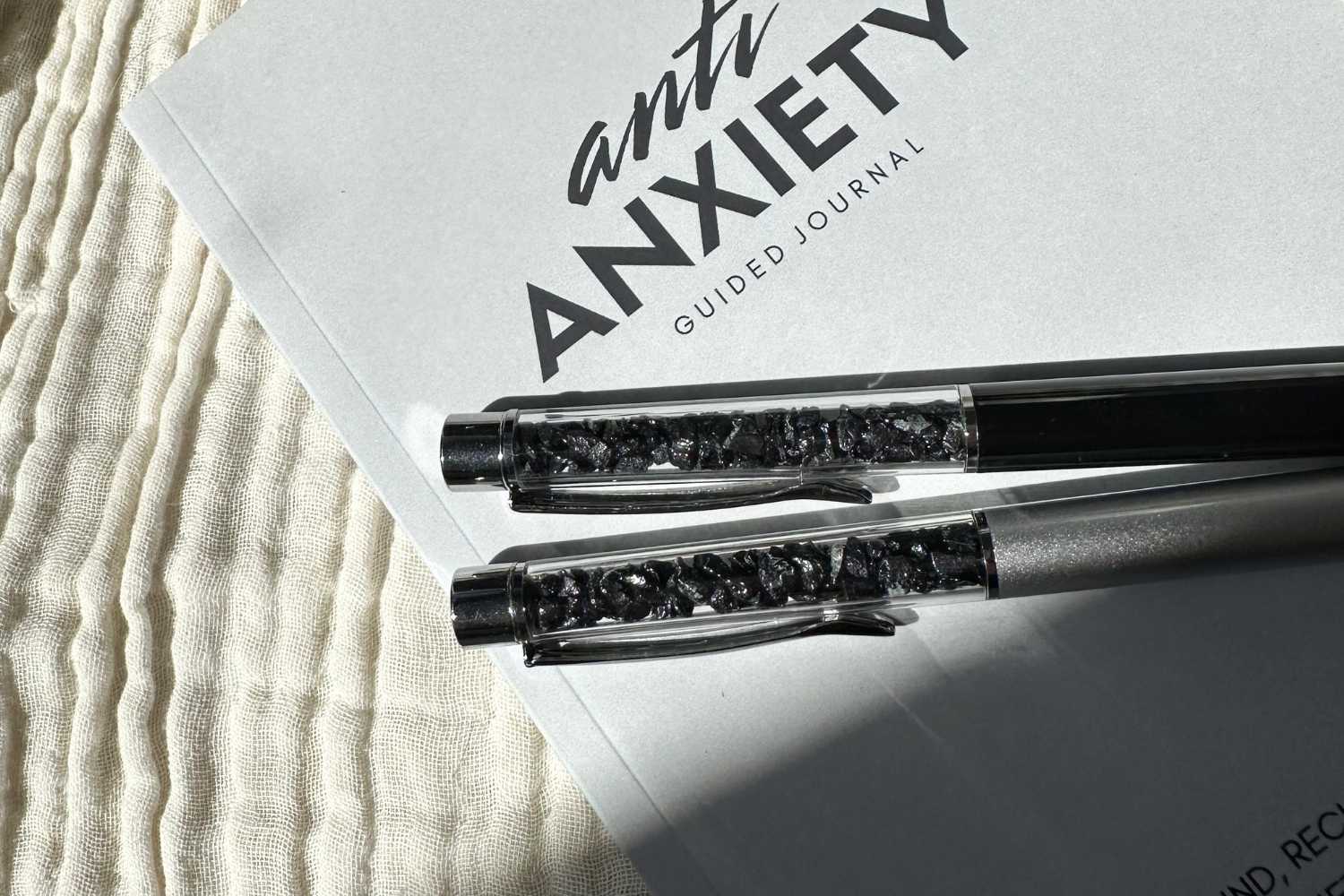 how to reduce anxiety using the best anxiety reducing journal prompts in the highly rated anti anxiety journal by inward journal co