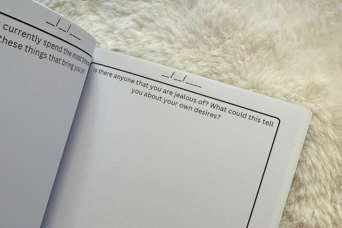 Journal prompts for self discovery, finding yourself and your passions from the Finding Purpose - Guided Journal by inward journal co