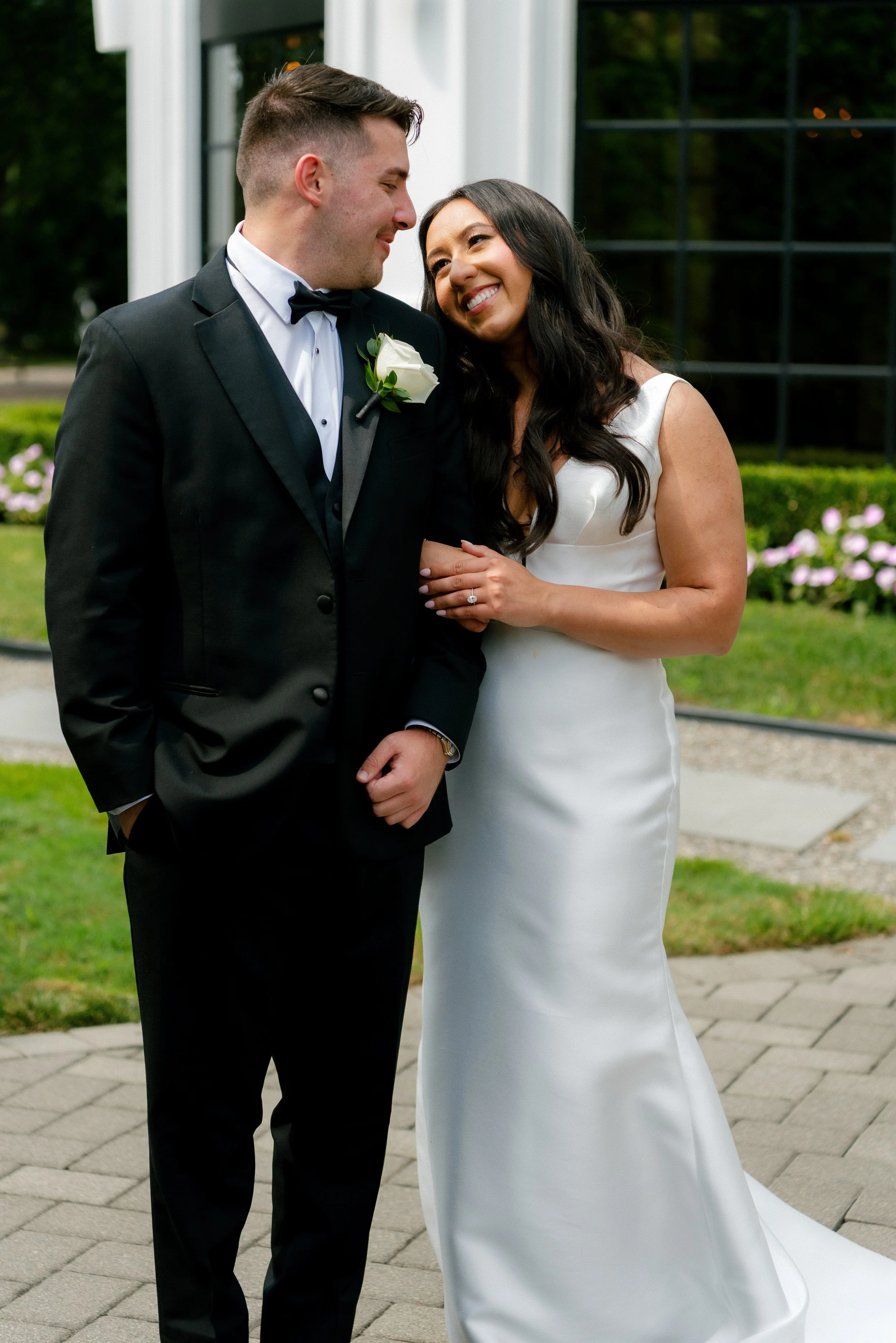 HoltzPhotography_Lindsey&Chris_TheCouple_0116.jpg