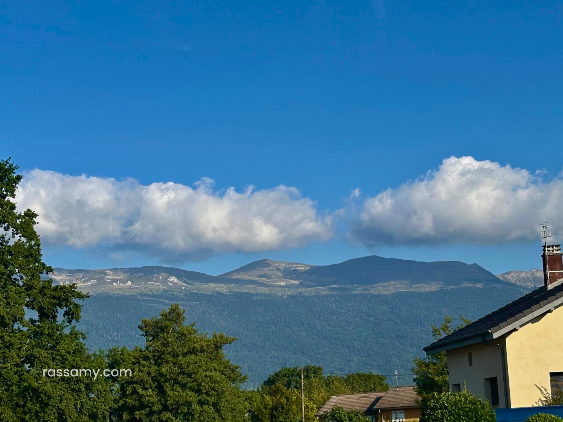 Photo of the Swiss alps from Prévessin-Moëns