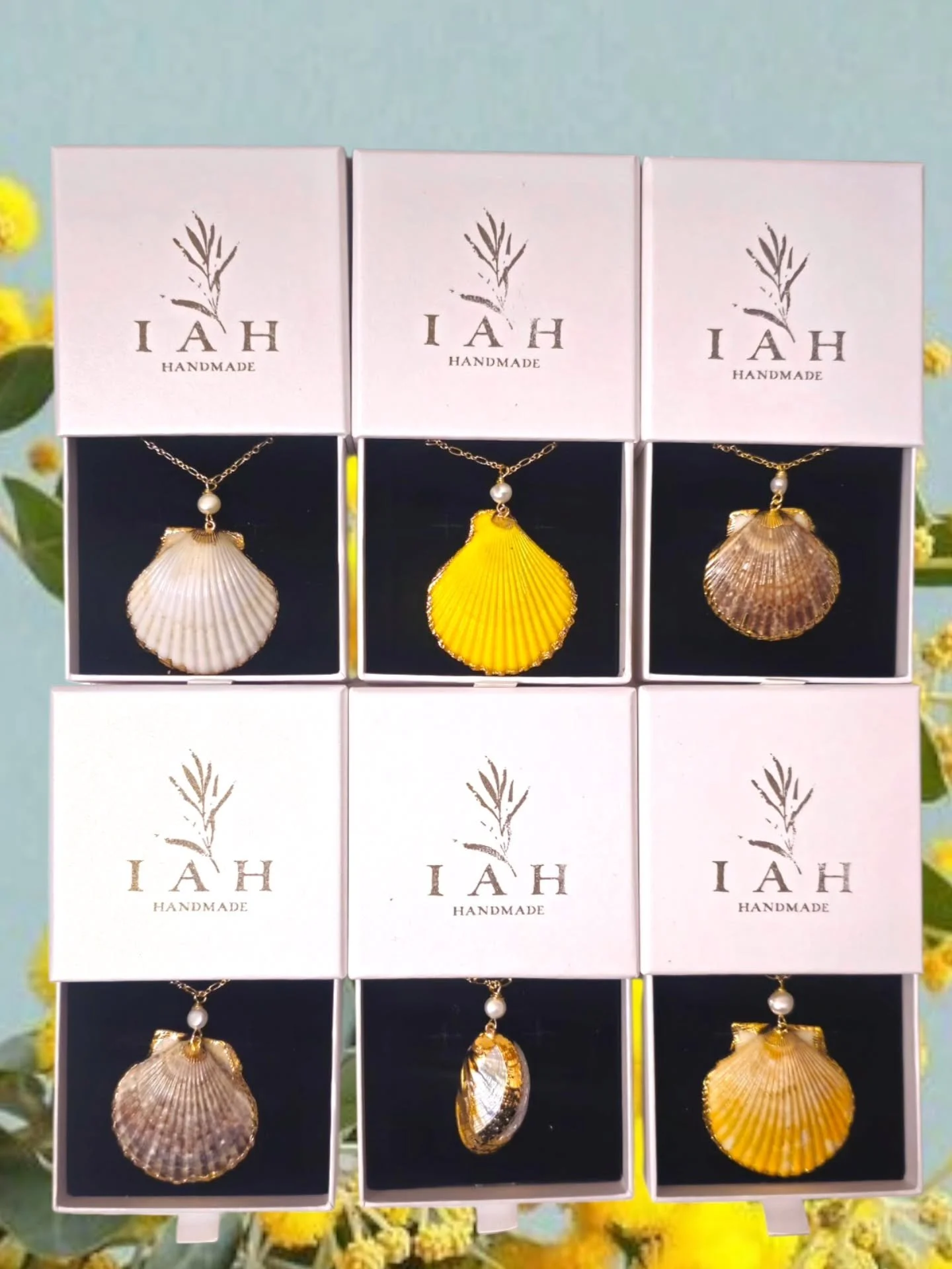 Fresh new additions to the collection, now available in more colours for you ✨🐚🌻
Come have a look at the Coastal Markets in Burleigh Heads and find your favourite x 
♡
♡
#HandmadeJewellery #ShellNecklace #PearlJewellery #CoastalStyle #GoldJewellery