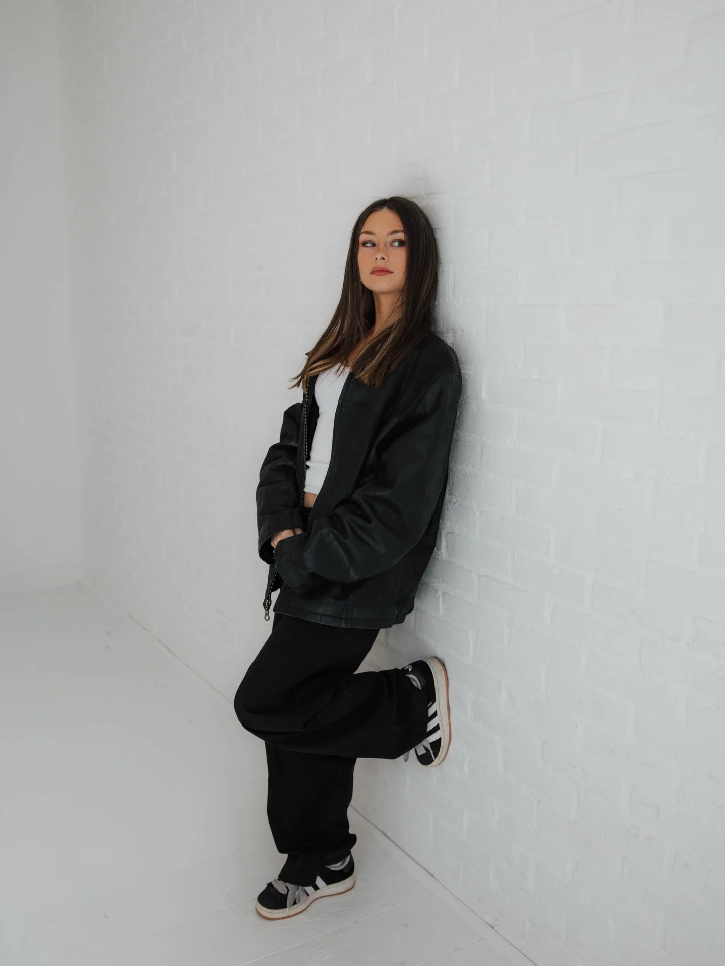 Not your average senior session 🖤

Keywords: Idaho senior photographer, treasure valley photographer, Idaho portraits, Boise Senior Photographer 

#seniorphotos
#seniorinspo
#uniqueseniorpictures 
#idahoseniorphotographer 
#boisephotographer