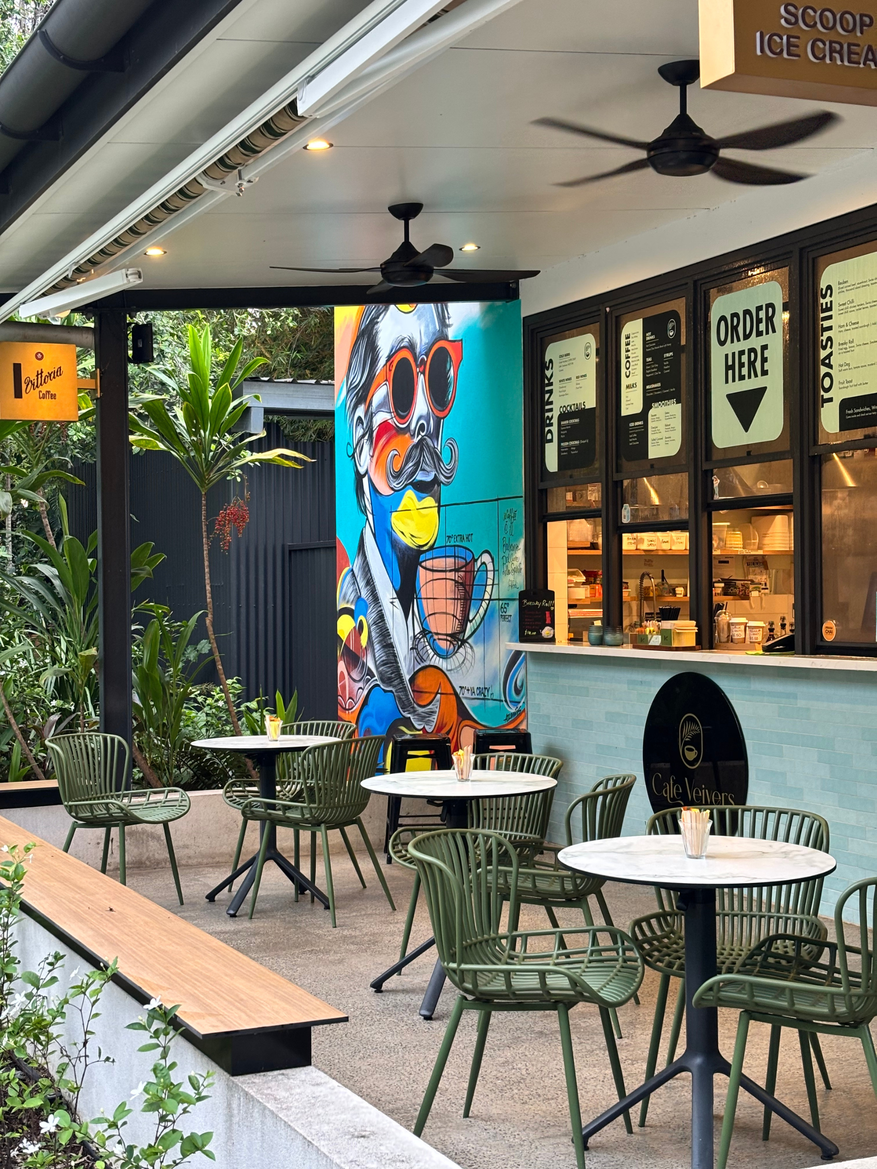 A quick bite at Cafe Vievers (& Palms Supermarket)