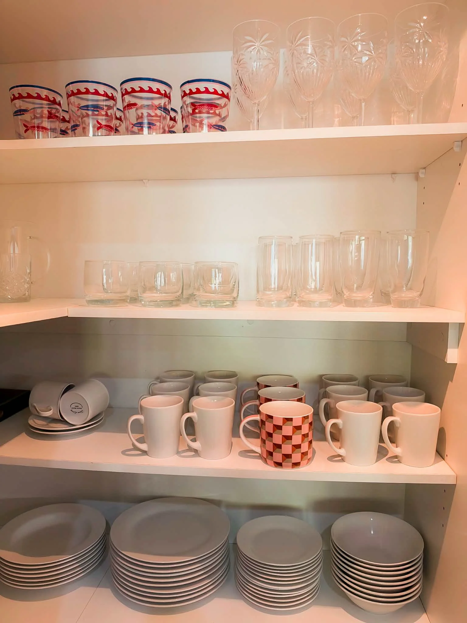Family sized kitchen and amenities
