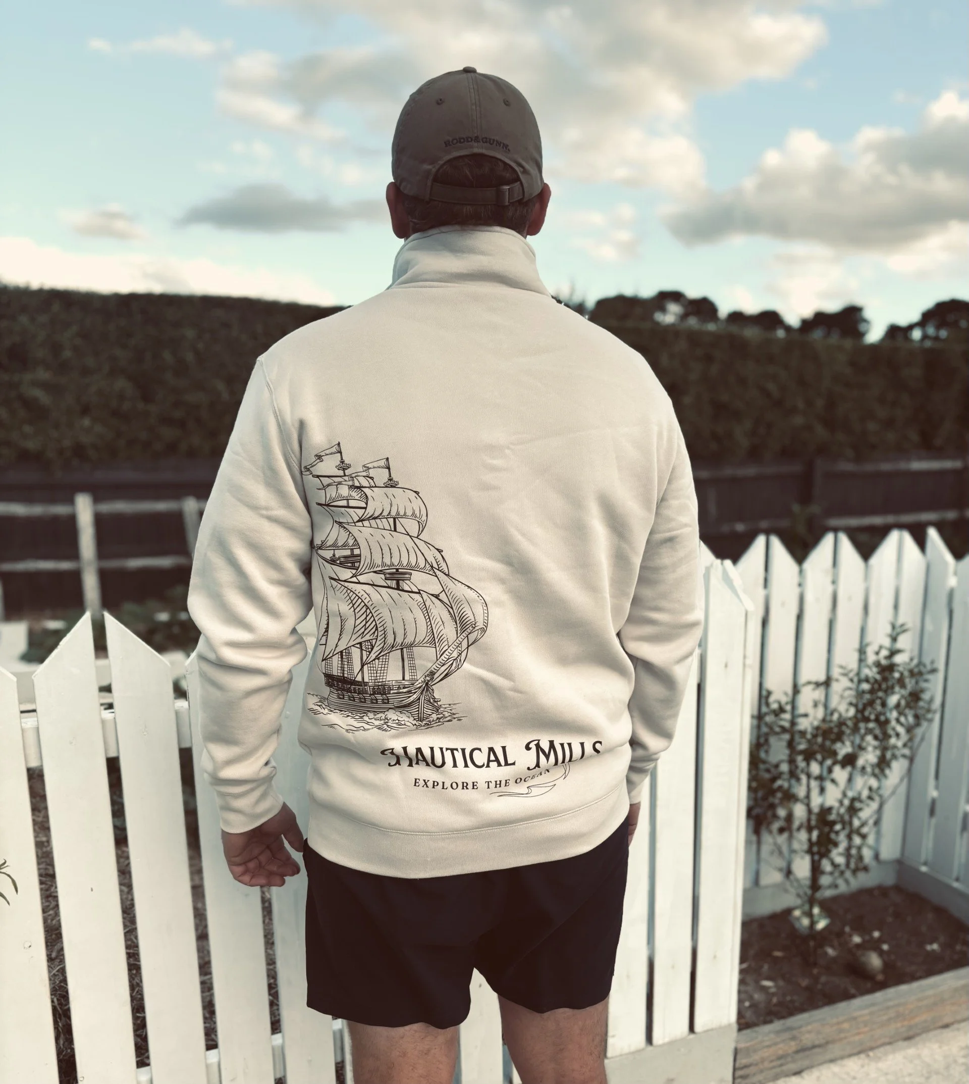 Stencil Half Zip Crew (Bone)