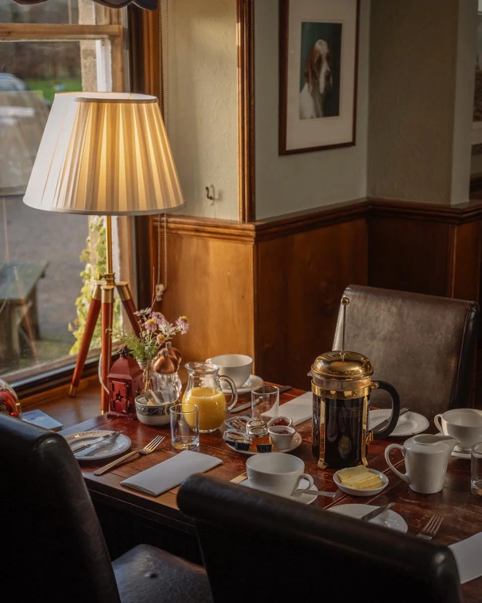 A perfect autumnal morning🍂☕️
Autumn mornings are made for this, cosy breakfasts at Saplinbrae, served Monday to Saturday, 10am–11:30am. 
Tuck into a full breakfast, fluffy pancakes, or scrambled eggs with locally sourced salmon. Prefer some