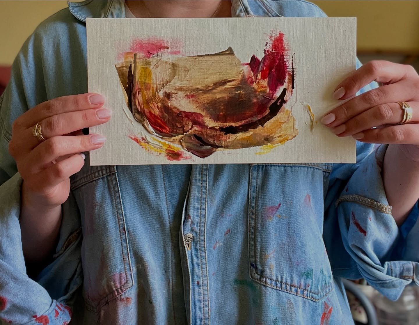&bull; Soft Burn &bull;
A quiet presence, steady and unseen.
It burned slowly beneath the stillness.

✨

I&rsquo;m a little bit in love with small sizes lately. 

✨

#contemporaryart #art #worksonpaper #smallart #intuitiveart #abstractart