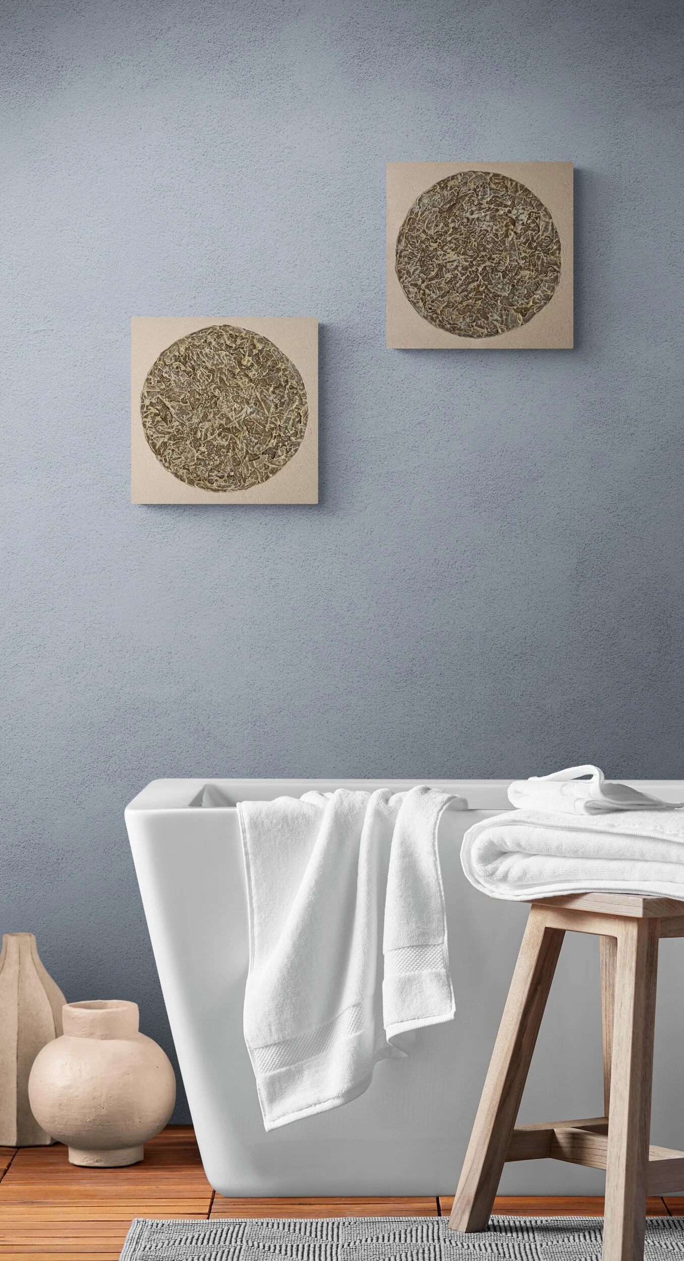 Modern_bathroom_with_ceramic_vases-3.jpg (Copy)