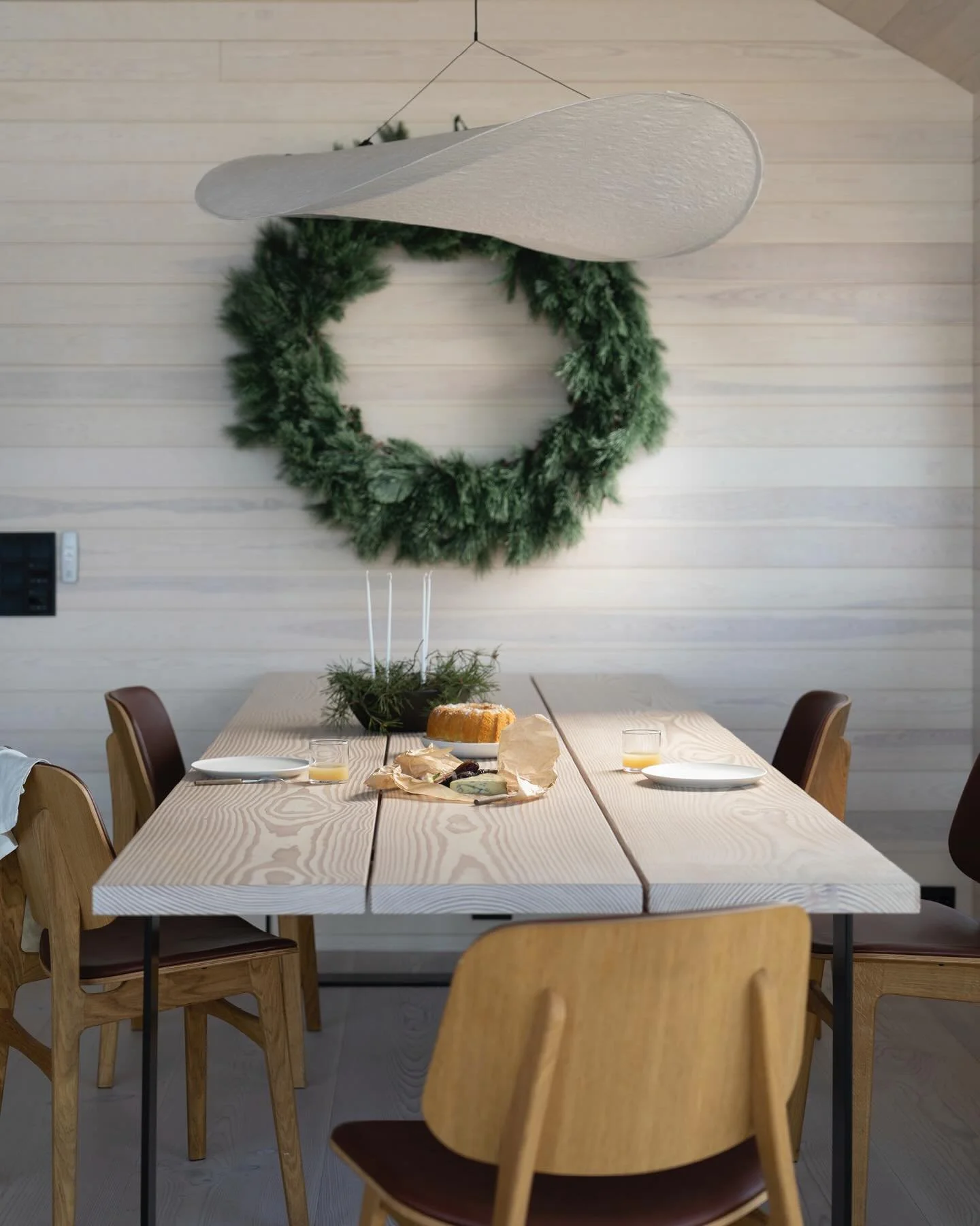 Ingen store planer - bare sm&aring;, fine &oslash;yeblikk. God jul! ✨

#neohytter #hytteliv #hyttekos