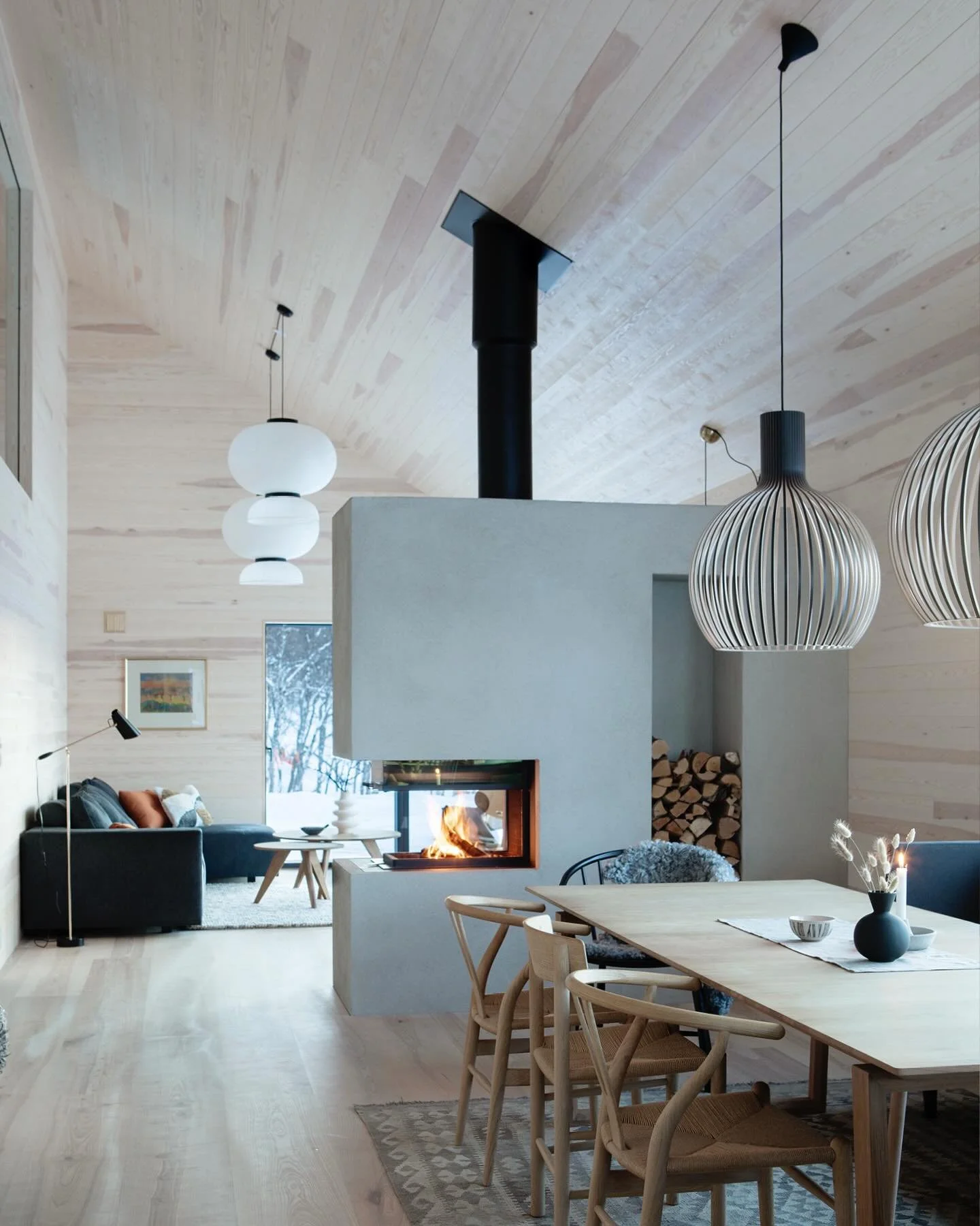 Alle v&aring;re hytteserier er bygget p&aring; et rammeverk som tillater stor fleksibilitet. 👇🏻
&nbsp;
- Hyttene kan speilvendes.&nbsp;
- Vi forlenger eller forkorter.&nbsp;
- Du bestemmer hvilke rom som skal hvor.
&nbsp;
Vi kan ogs&aring; endre b&