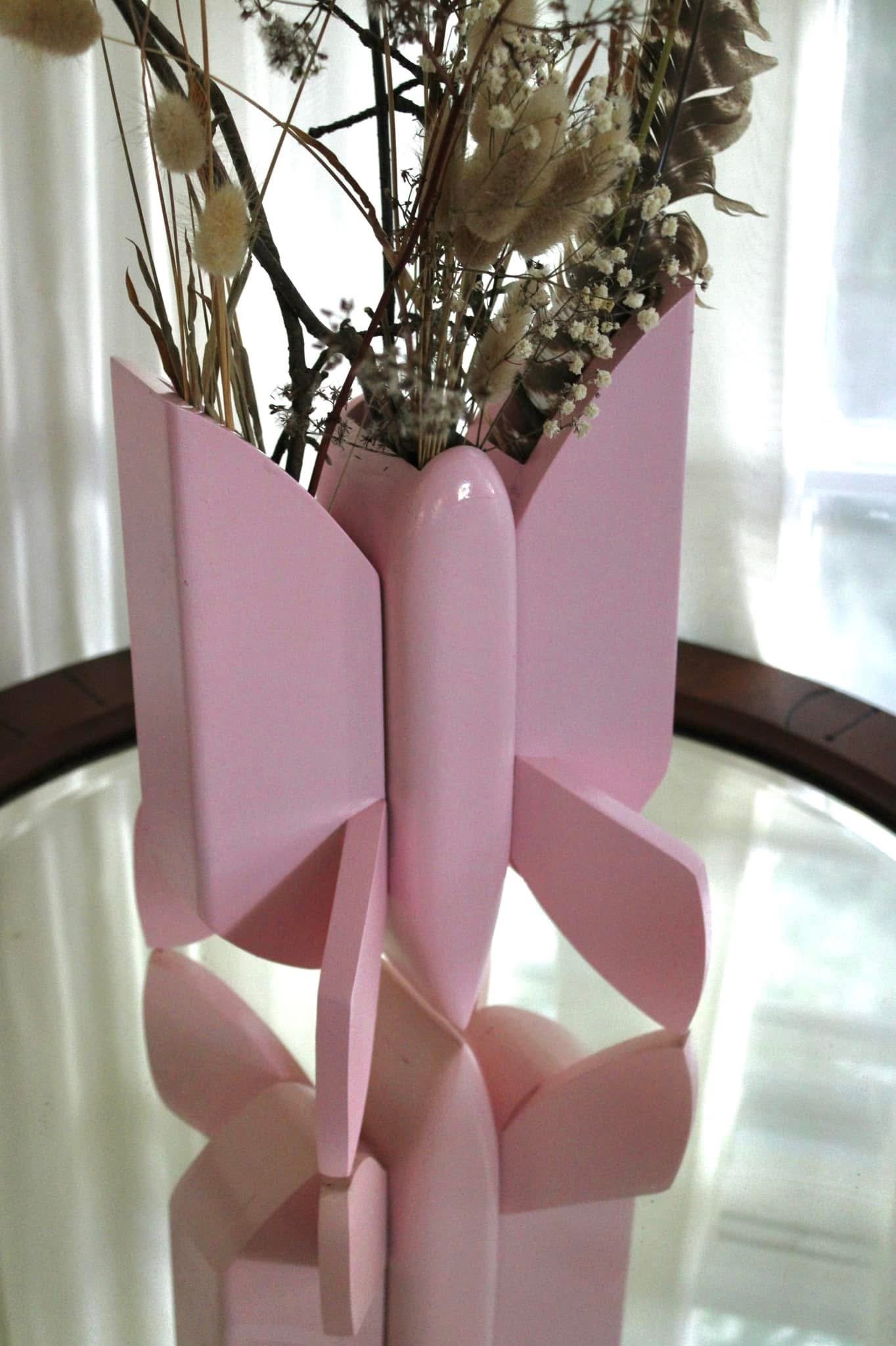 Butterfly Vase, Maple and lacquer, 2023.