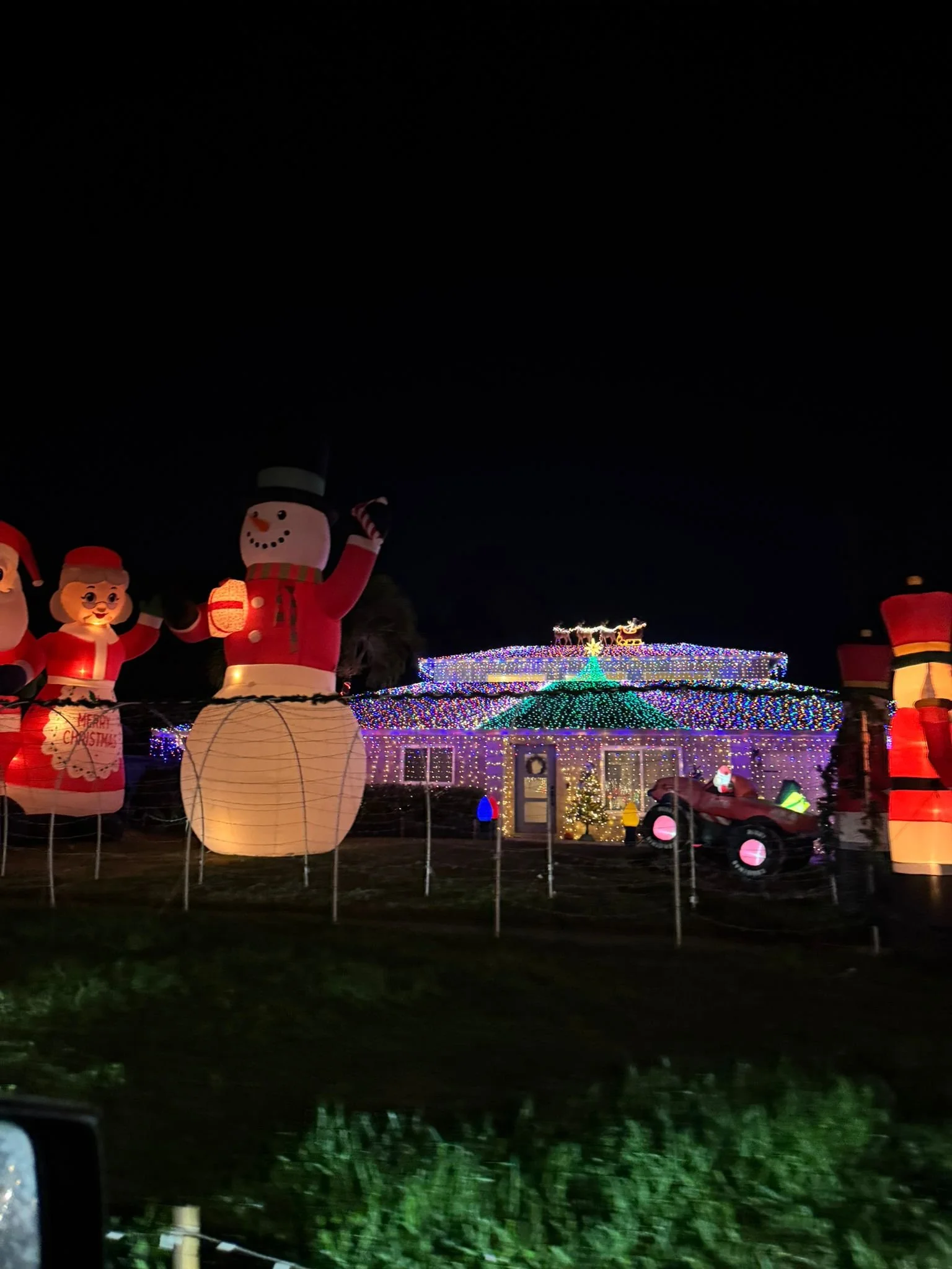 Victoria Park, Naples Christmas Lights, South Florida with Kids Guide