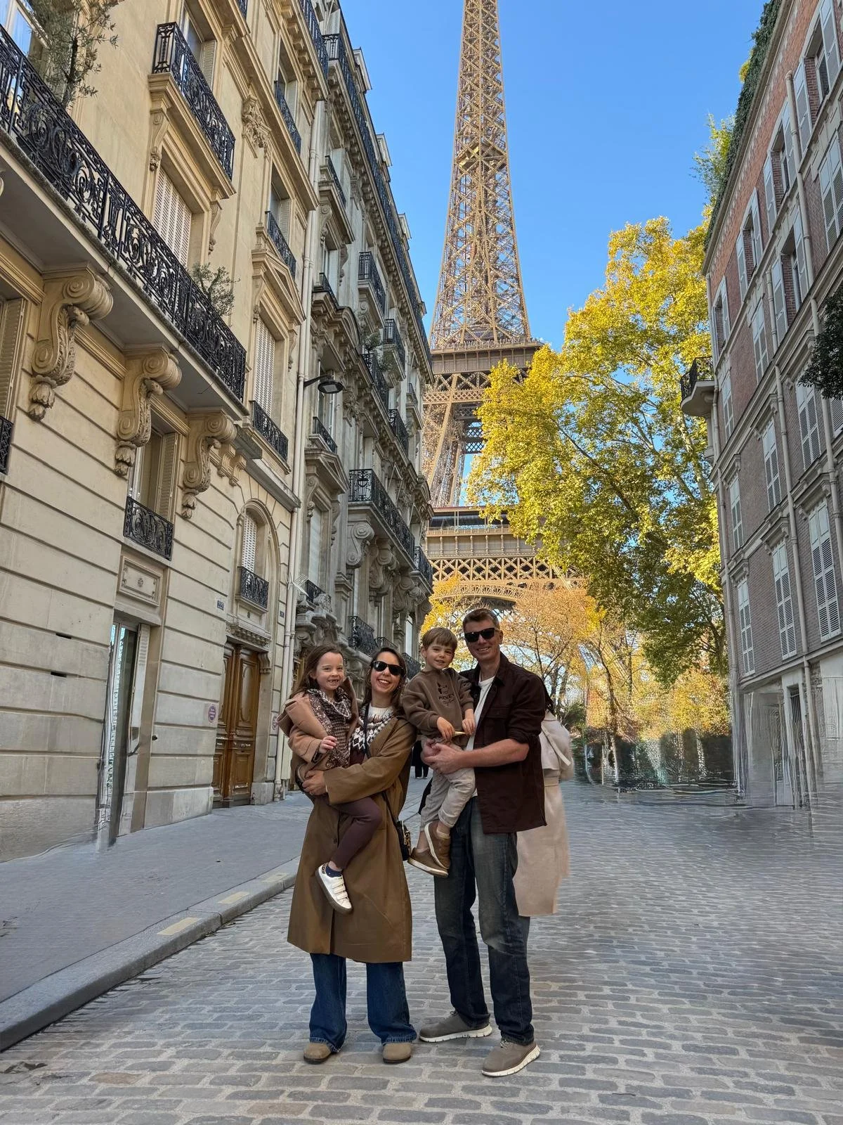 Eiffel Tower Family Photo, Paris with Kids travel blog