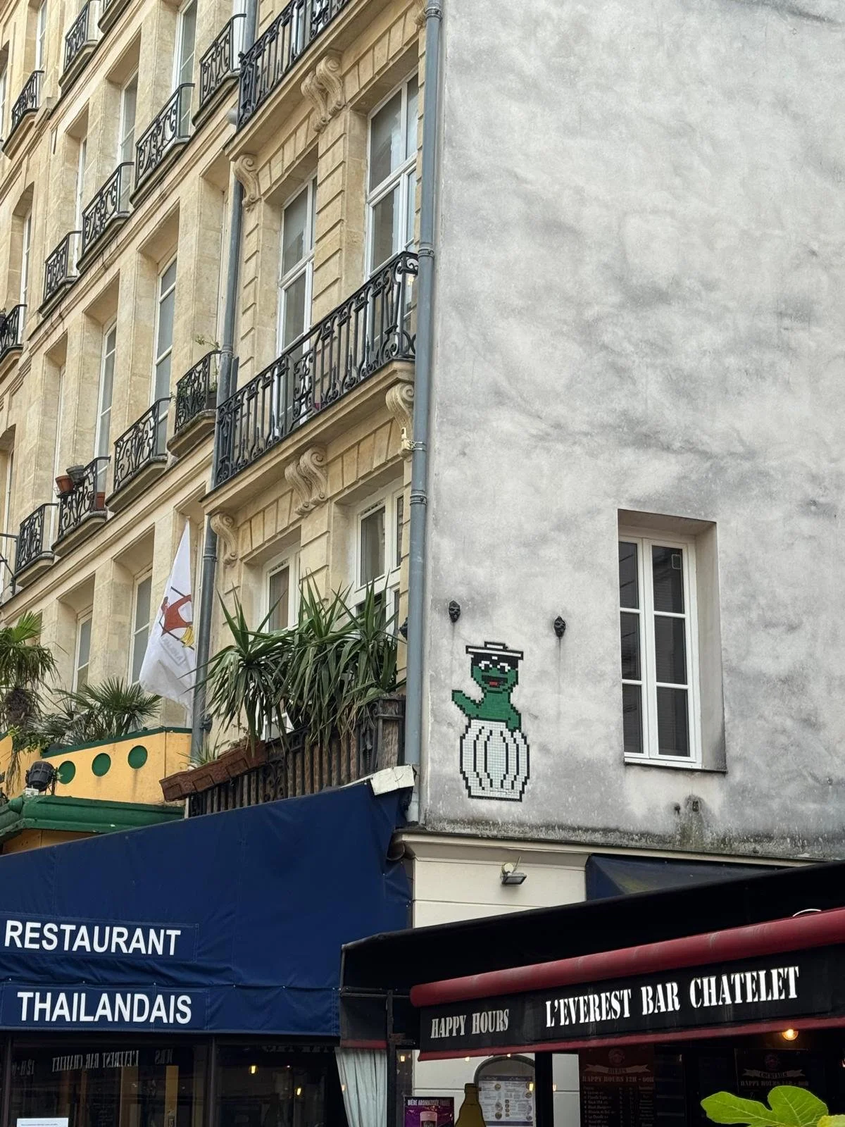 Space Invader spotting in Paris with kids,
