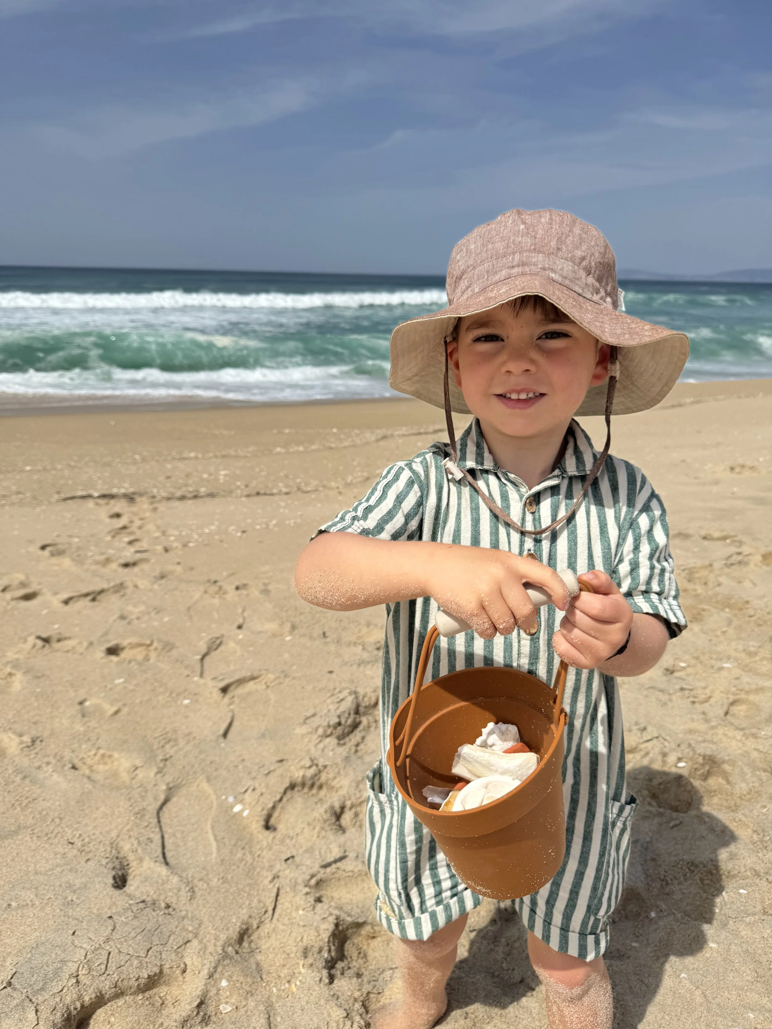 Shell collecting, Comporta with Kids