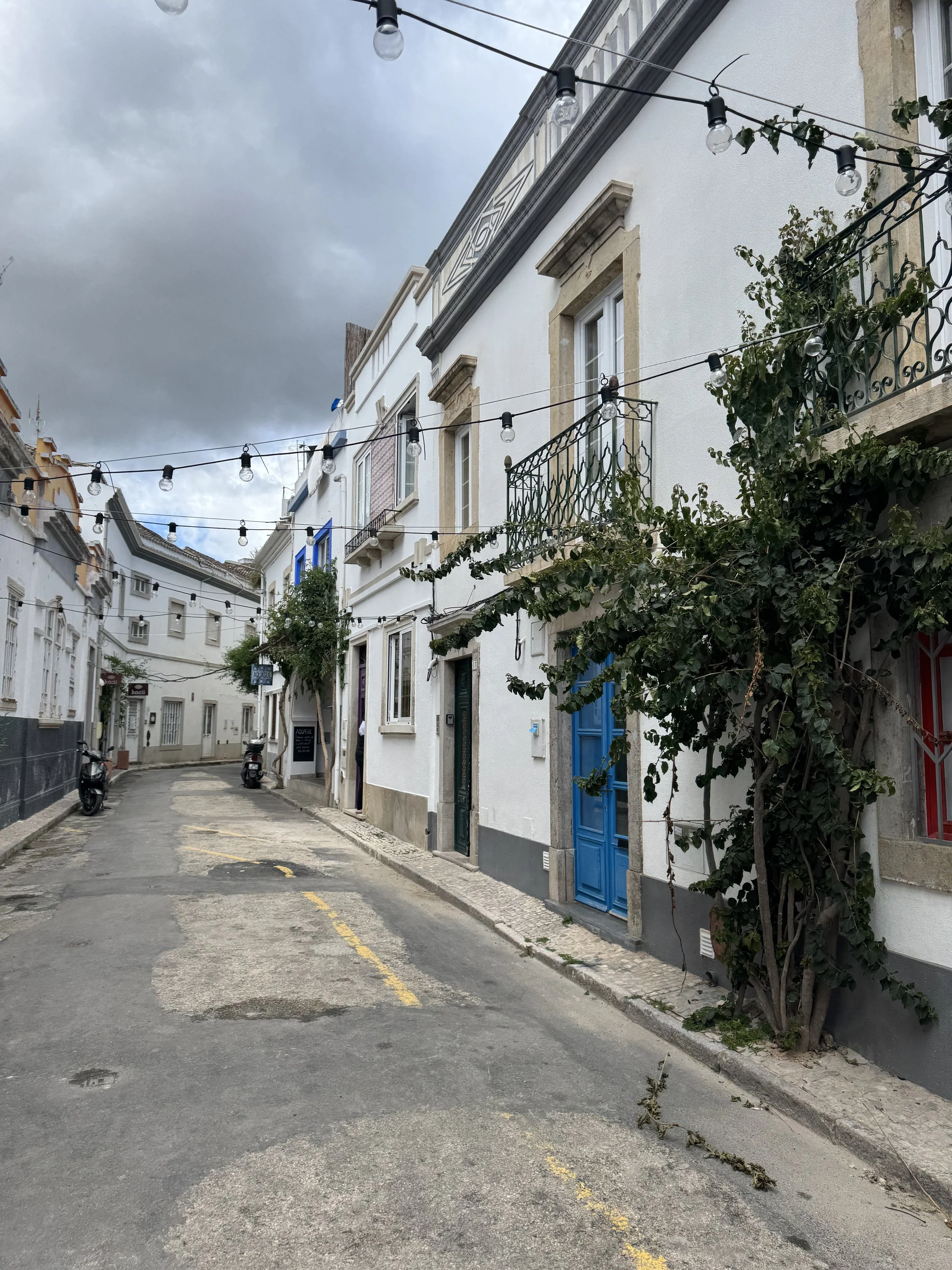 Pretty tiled Tavira streets, Tavira with Kids