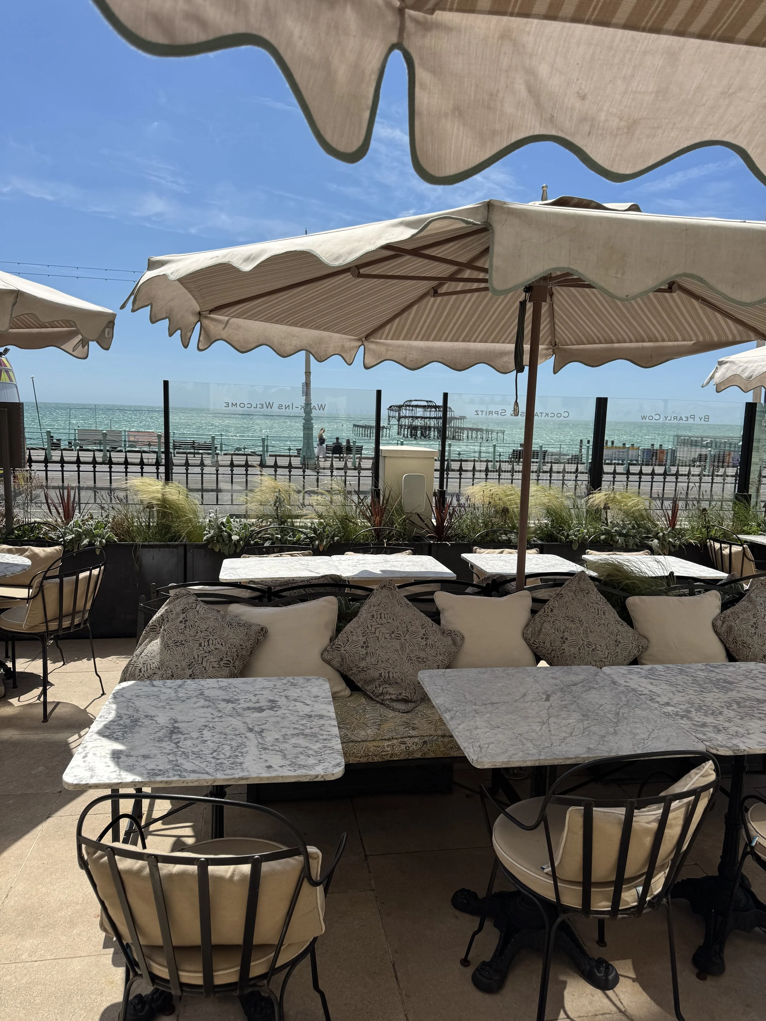 no-124-brighton-seafront-hotel-terrace