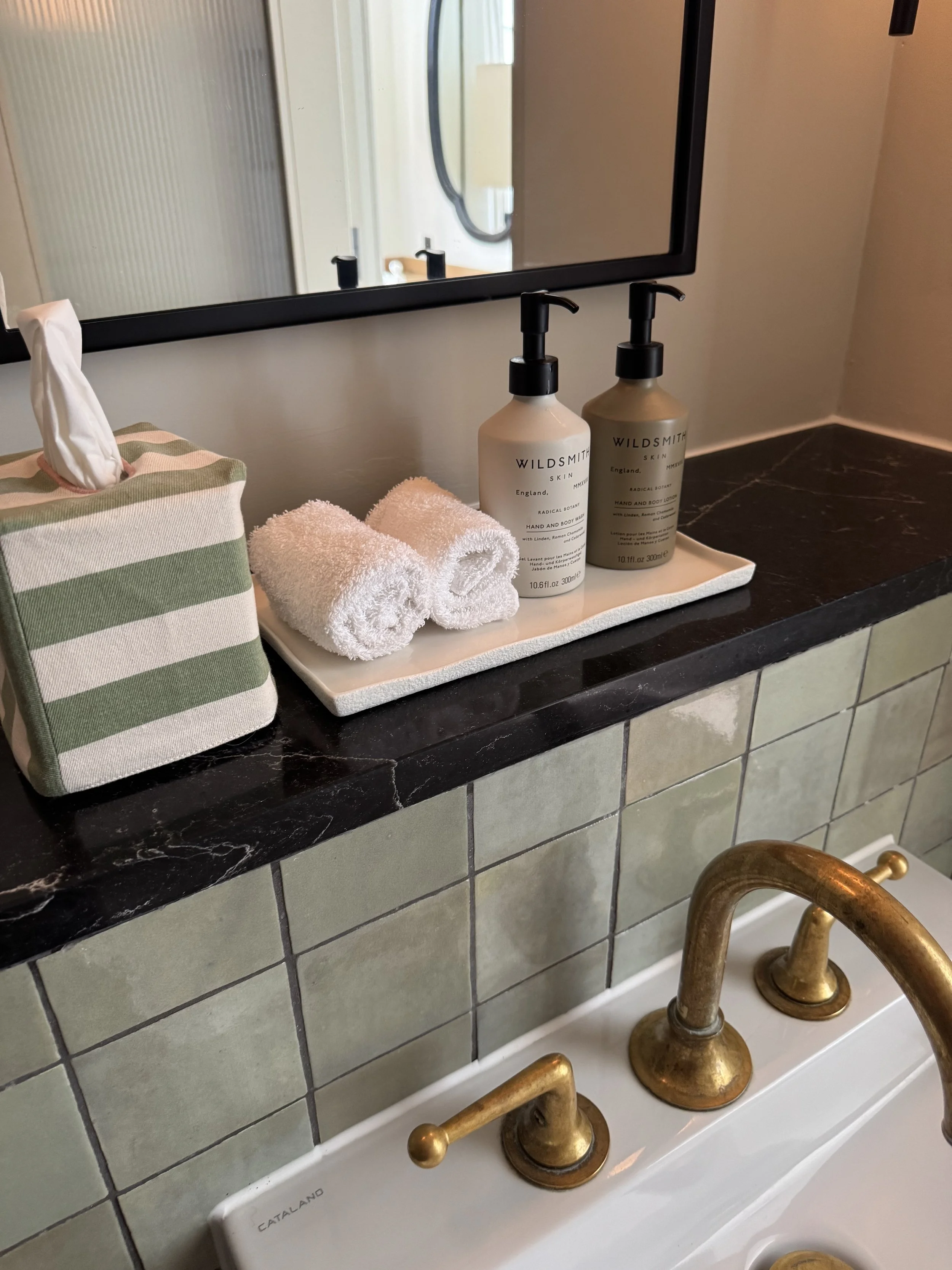 no-124-brighton-seafront-hotel-bathroom