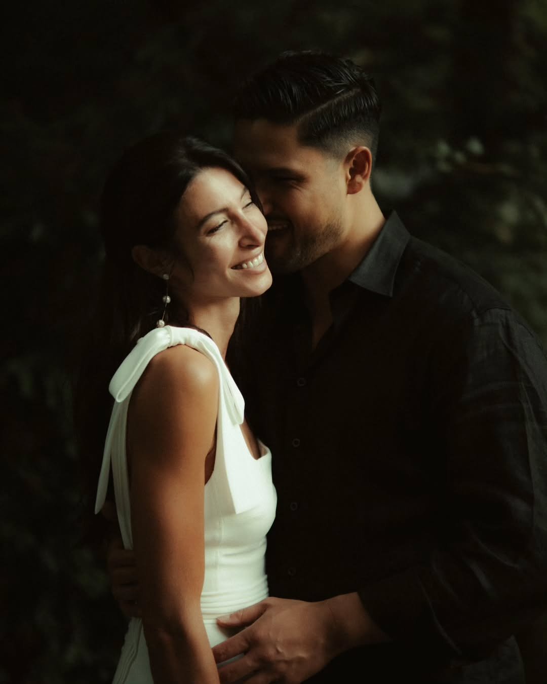 Leichtigkeit, die entsteht, wenn man aufh&ouml;rt, sie zu planen.
Danke an dieses wundervoll l&auml;ssige Paar | C + J ✨

#realmatters #authentischehochzeitsfotos