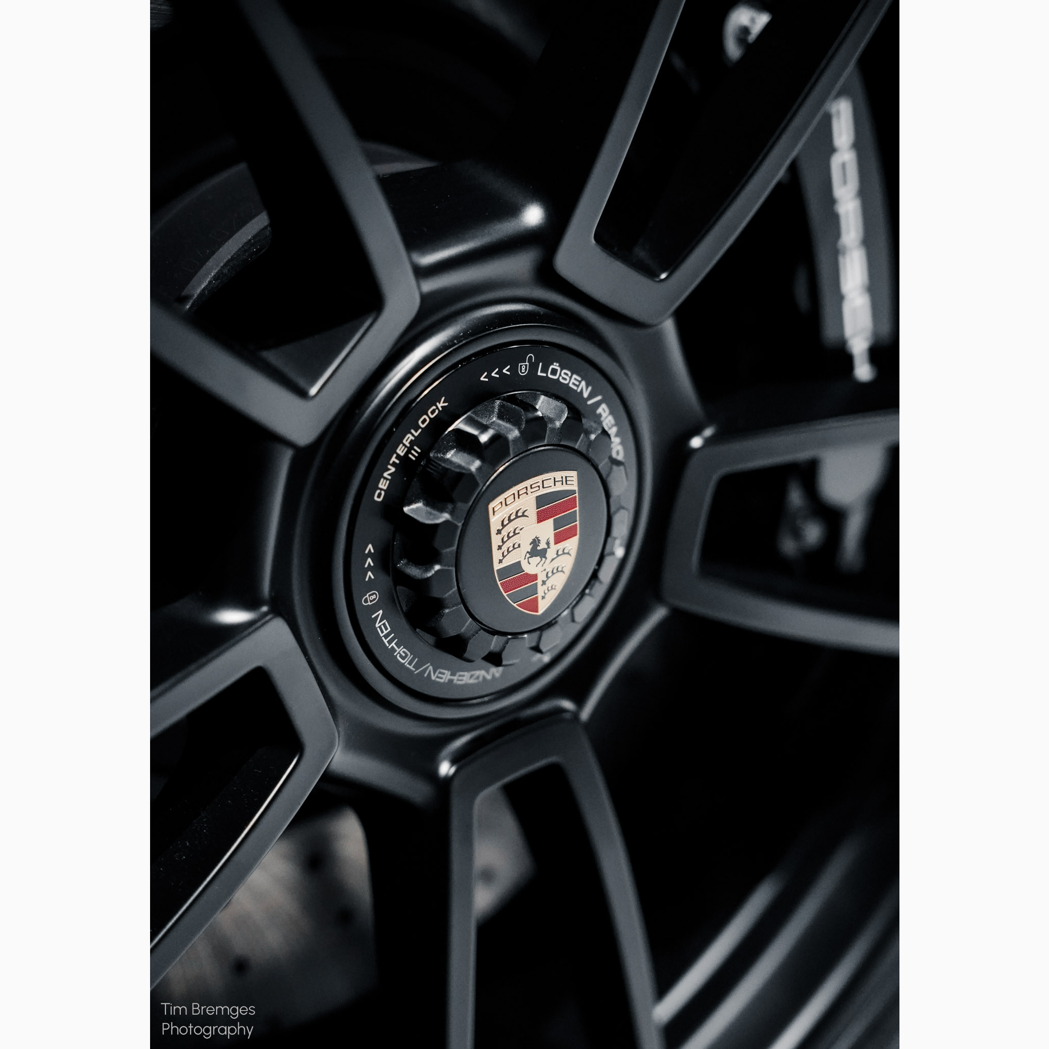 Porsche-Centerlock-2.png
