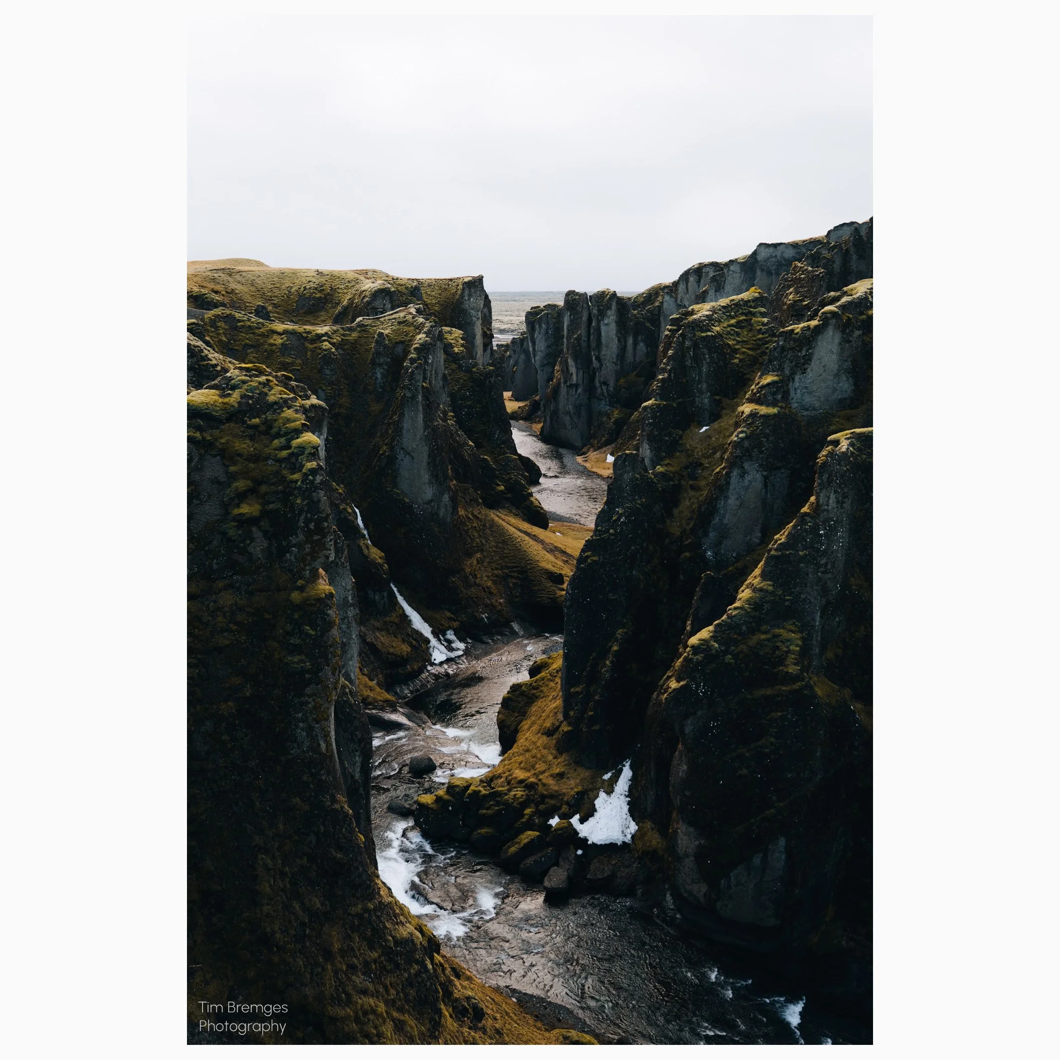 Fjaðrárgljúfur Canyon