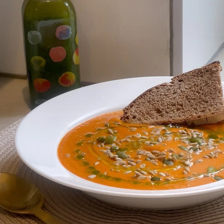 Homemade soup &amp; rye 🍅
