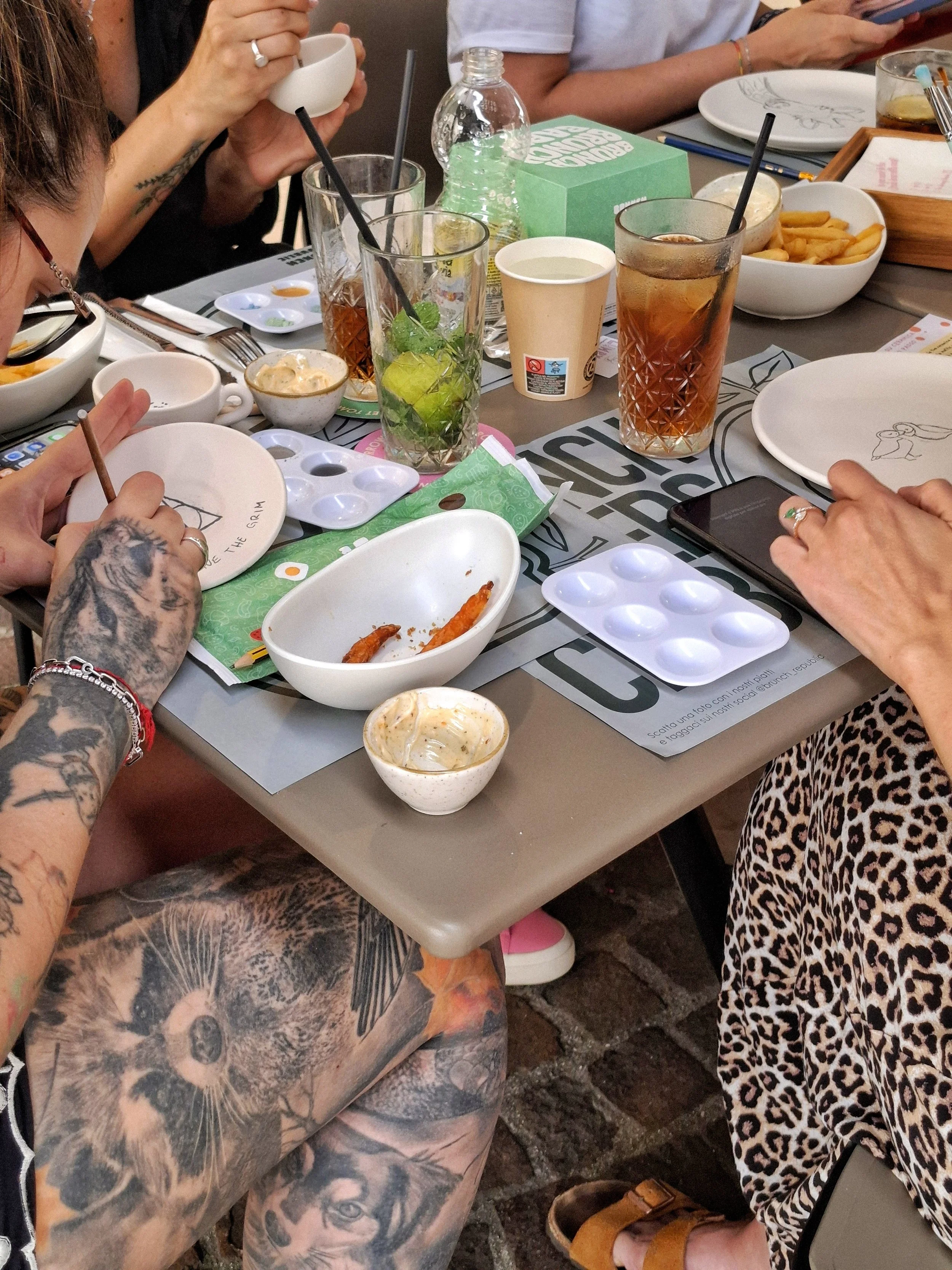 Laboratorio di ceramica al Brunch Republic Pordenone.