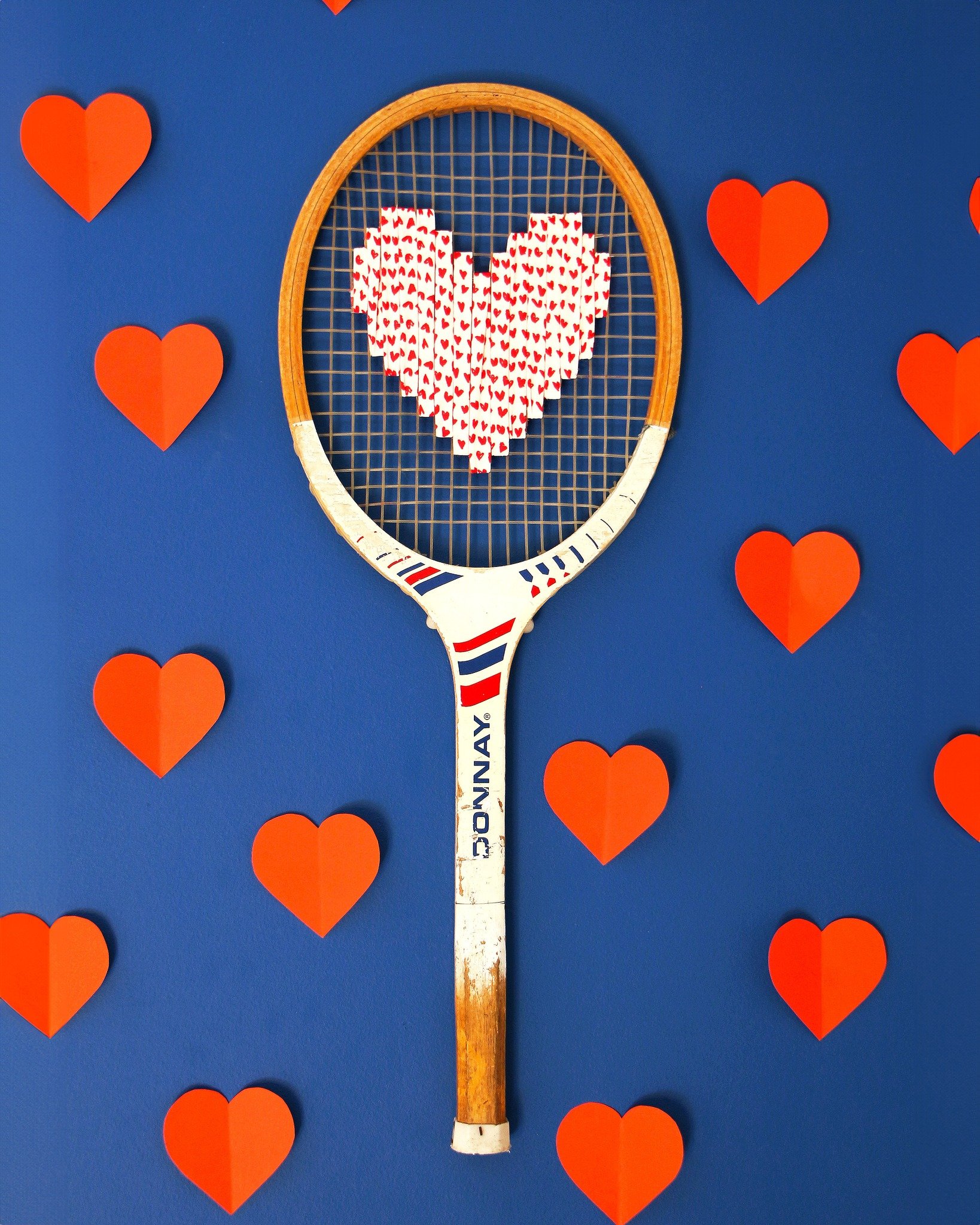 Des coeurs partout tout le temps ❤

Si heureuse de vous pr&eacute;senter les nouvelles raquettes Send Love #newgeneration
Des raquettes brod&eacute;es d'un coeur en laine, puis des raquettes disco avec le coeur en sequins et voici les raquettes brod&