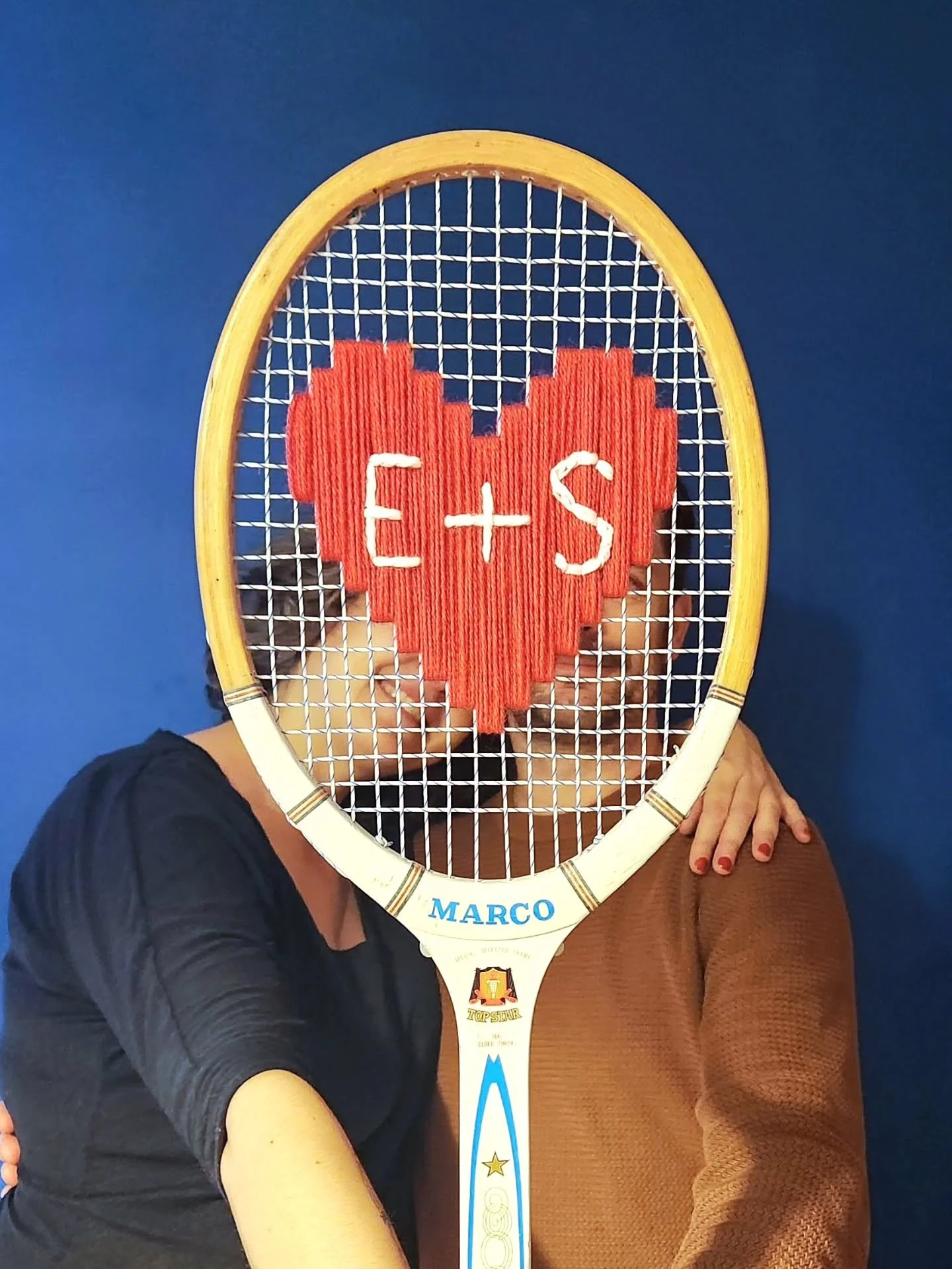 ❤️&zwj;🔥 Raquette Send Love Forever ❤️&zwj;🔥

Qui n'a jamais &eacute;crit &ccedil;a sur le bord d'une feuille, dans son carnet intime, sur un mur ou encore grav&eacute; &ccedil;a sur un banc ou un arbre ? 🫠

&Agrave; l'occasion de la Saint Valenti