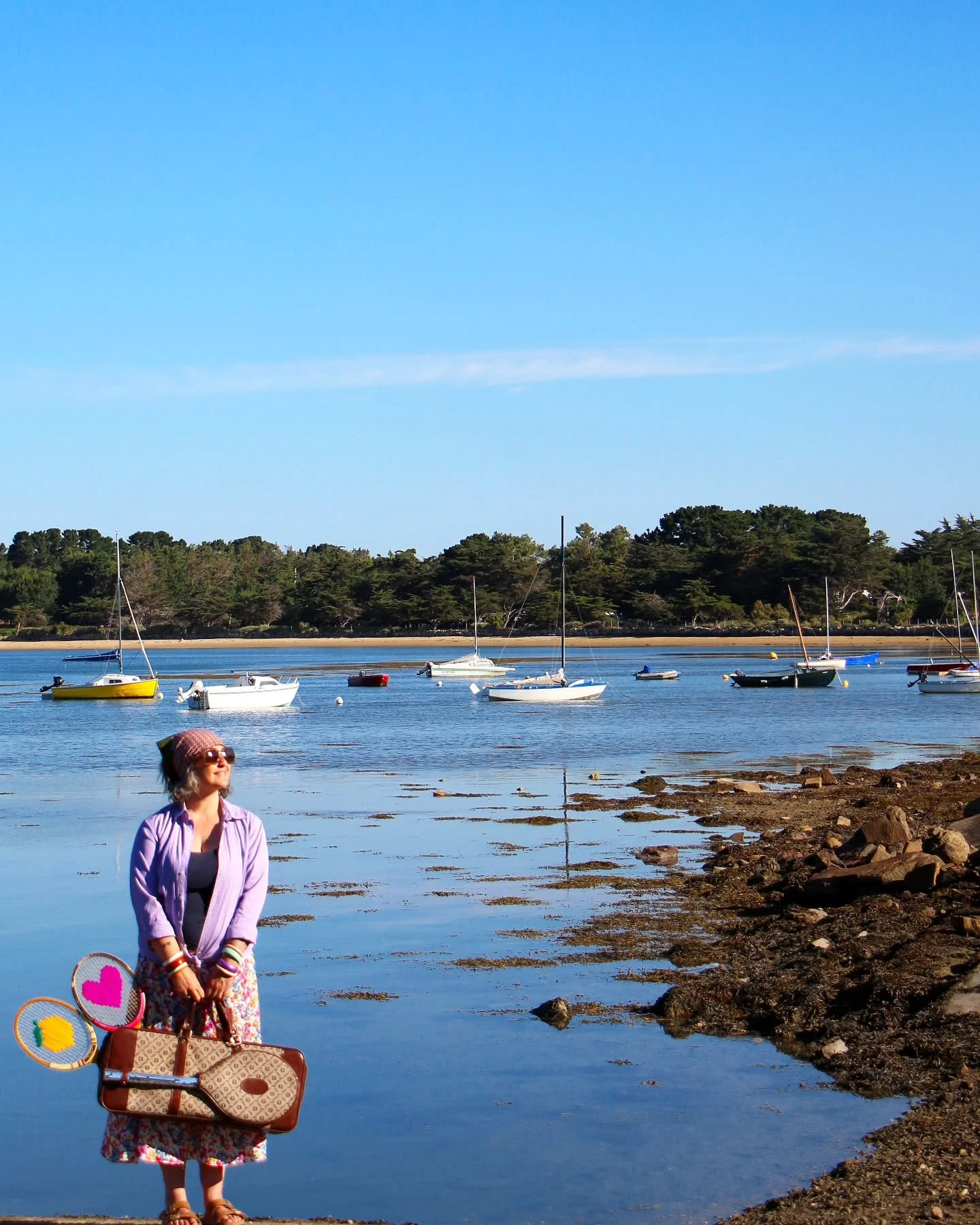 J'ai d&eacute;couvert cet &eacute;t&eacute; le golfe du Morbihan et oh wow, je suis tomb&eacute;e amoureuse de la lumi&egrave;re de ce bout de Bretagne 😍

J'avais emport&eacute; mon sac de raquettes Send Love et on a pu faire une petite s&eacute;anc