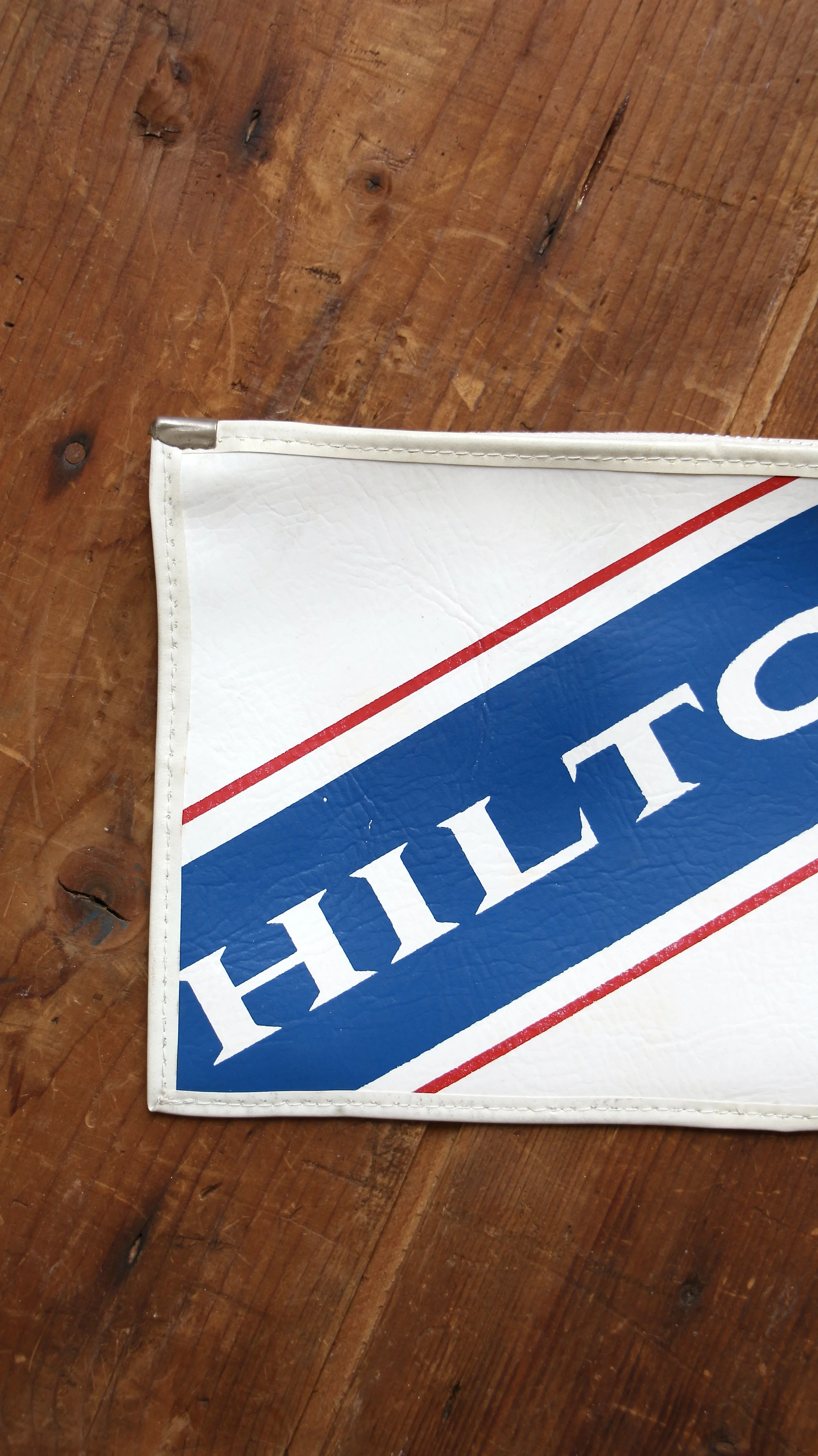 pochette-vintage-hilton-housse-raquette-4.JPG