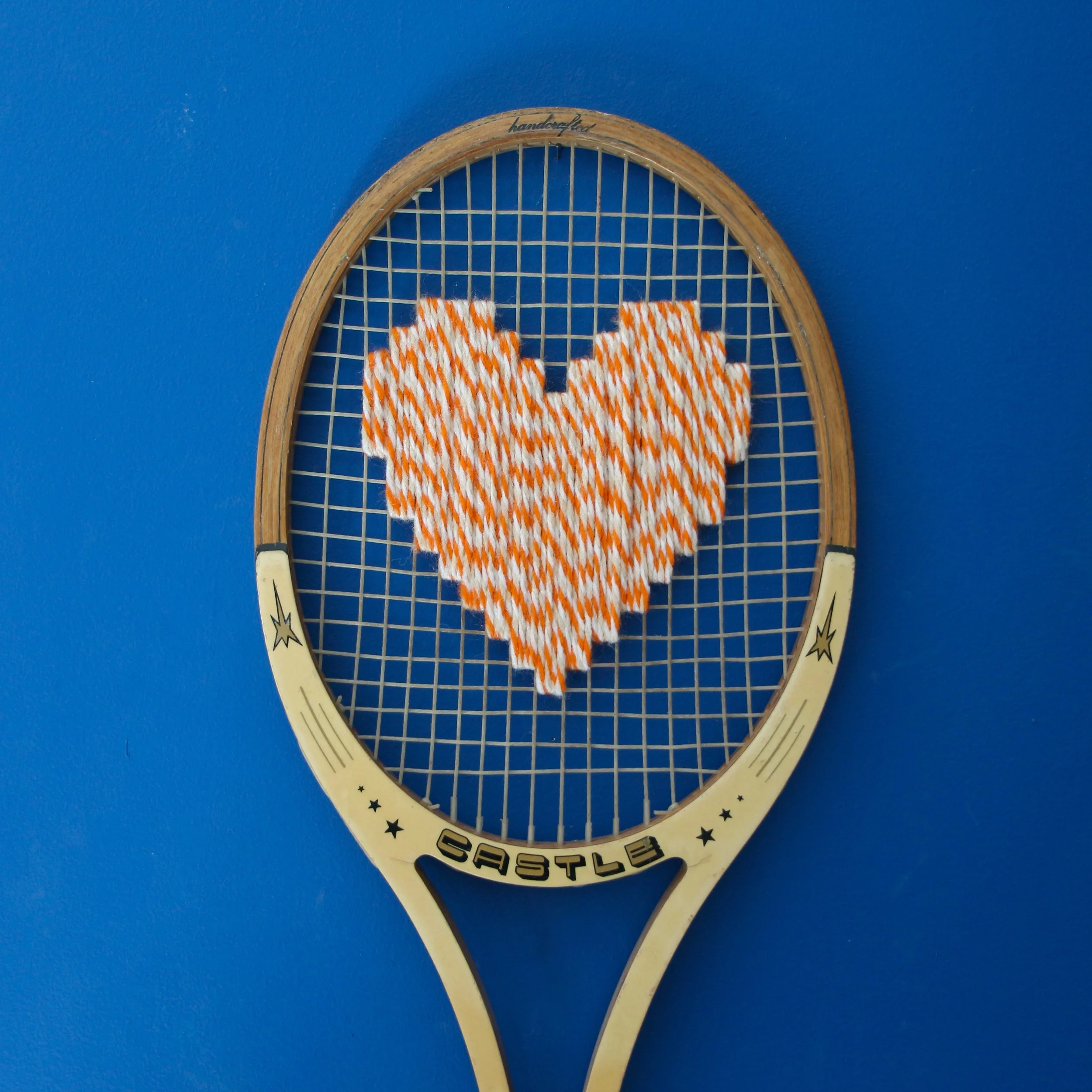 Raquette Send Love Castle Coeur Rayé Orange Blanc